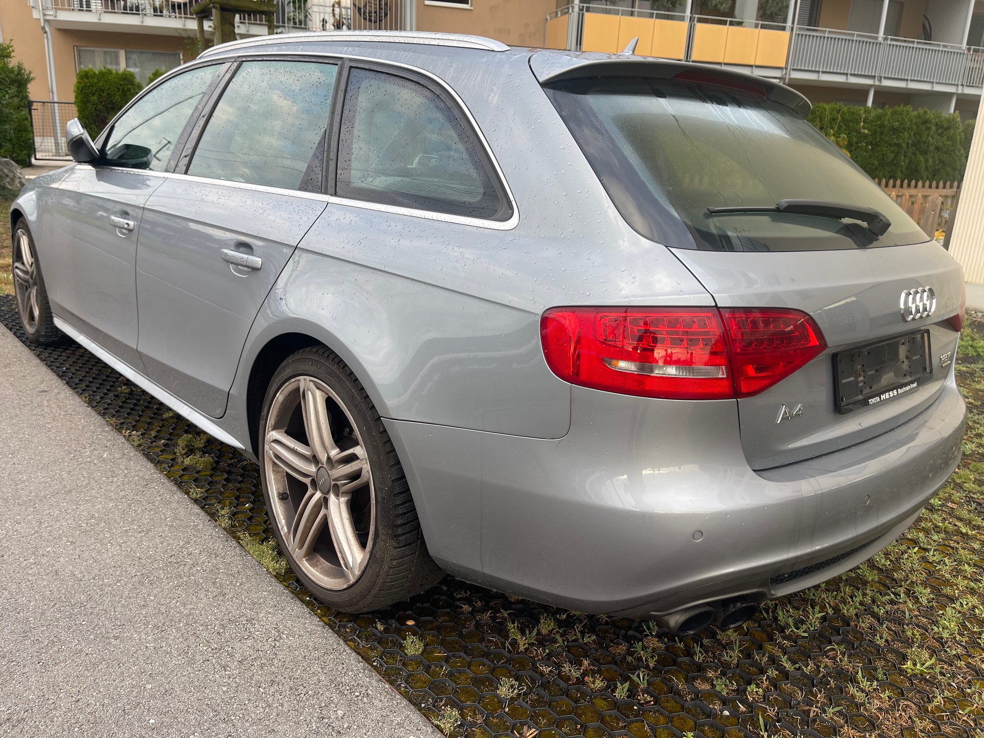 AUDI A4 Avant 1.8 TFSI quattro-image-3