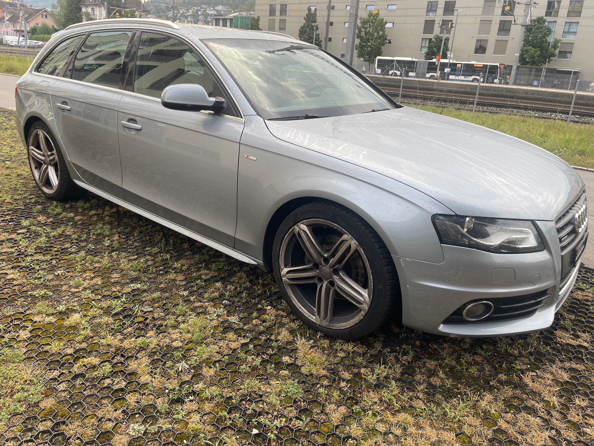 AUDI A4 Avant 1.8 TFSI quattro-image-5