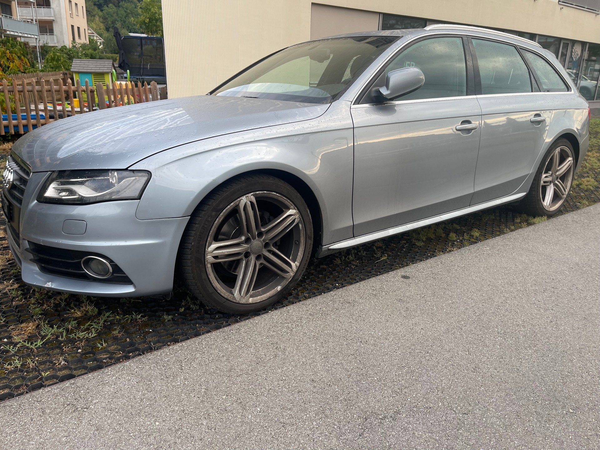 AUDI A4 Avant 1.8 TFSI quattro-image-6