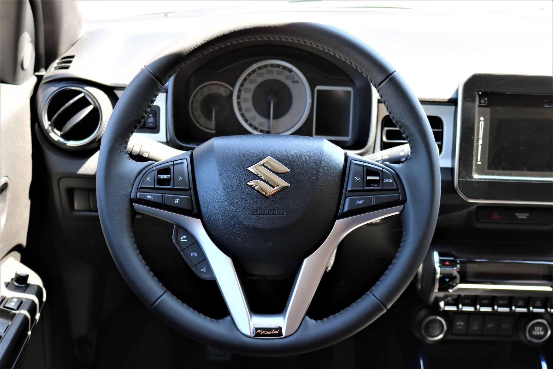 SUZUKI Ignis 1.2i Piz Sulai Top Hybrid 4x4-image-4