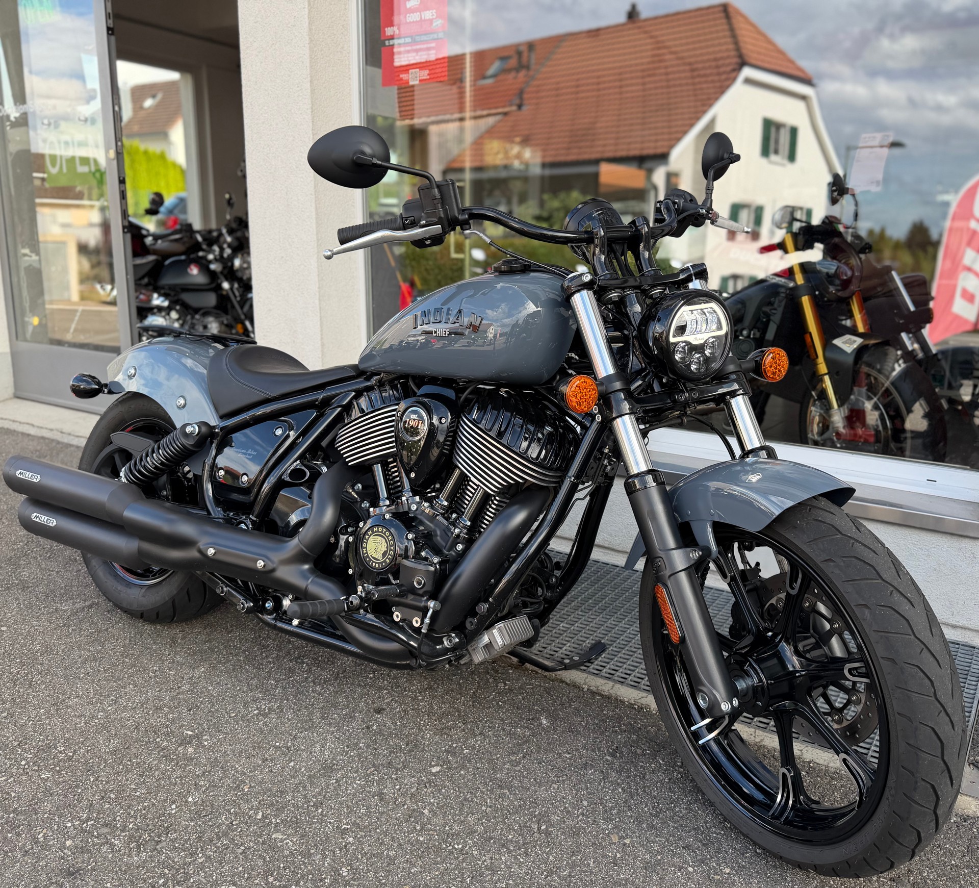 INDIAN Chief-showroom-element-2