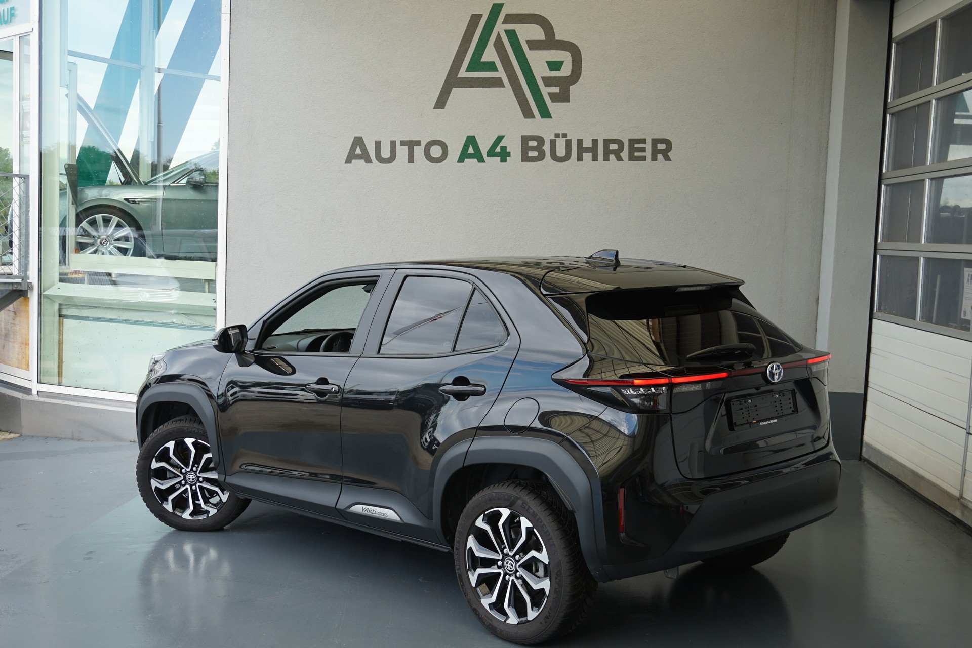 TOYOTA Yaris Cross 1.5 Trend AWD Automat Hybrid 116PS-image-5