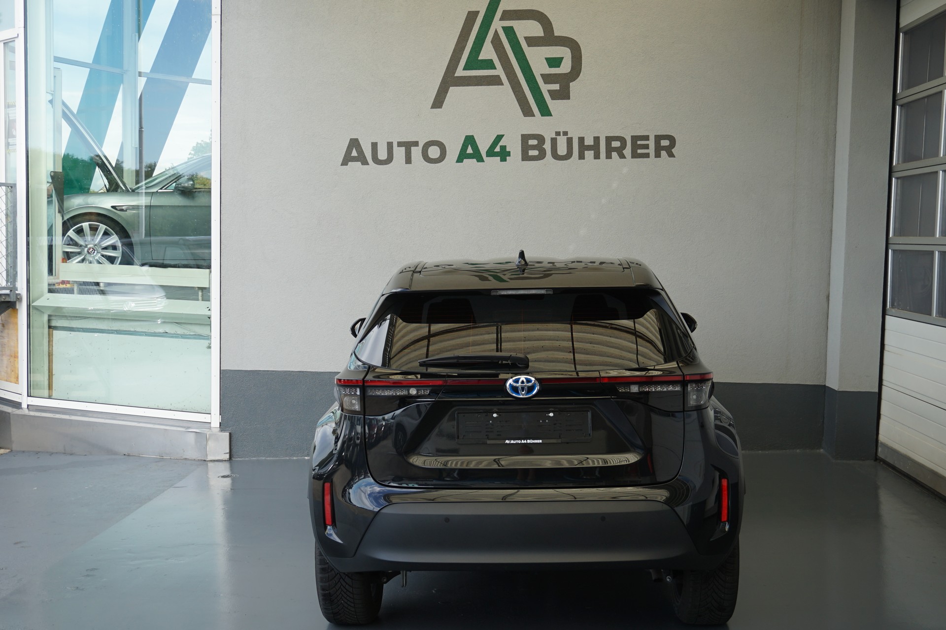 TOYOTA Yaris Cross 1.5 Trend AWD Automat Hybrid 116PS-image-9