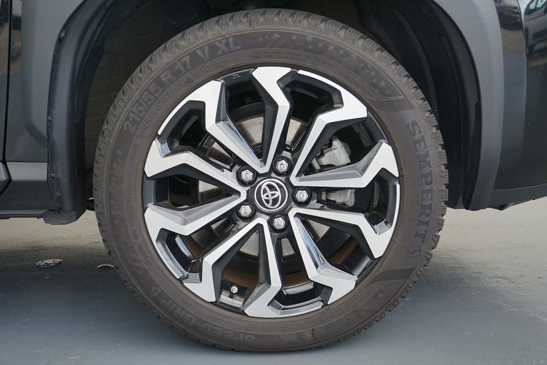 TOYOTA Yaris Cross 1.5 Trend AWD Automat Hybrid 116PS-image-12