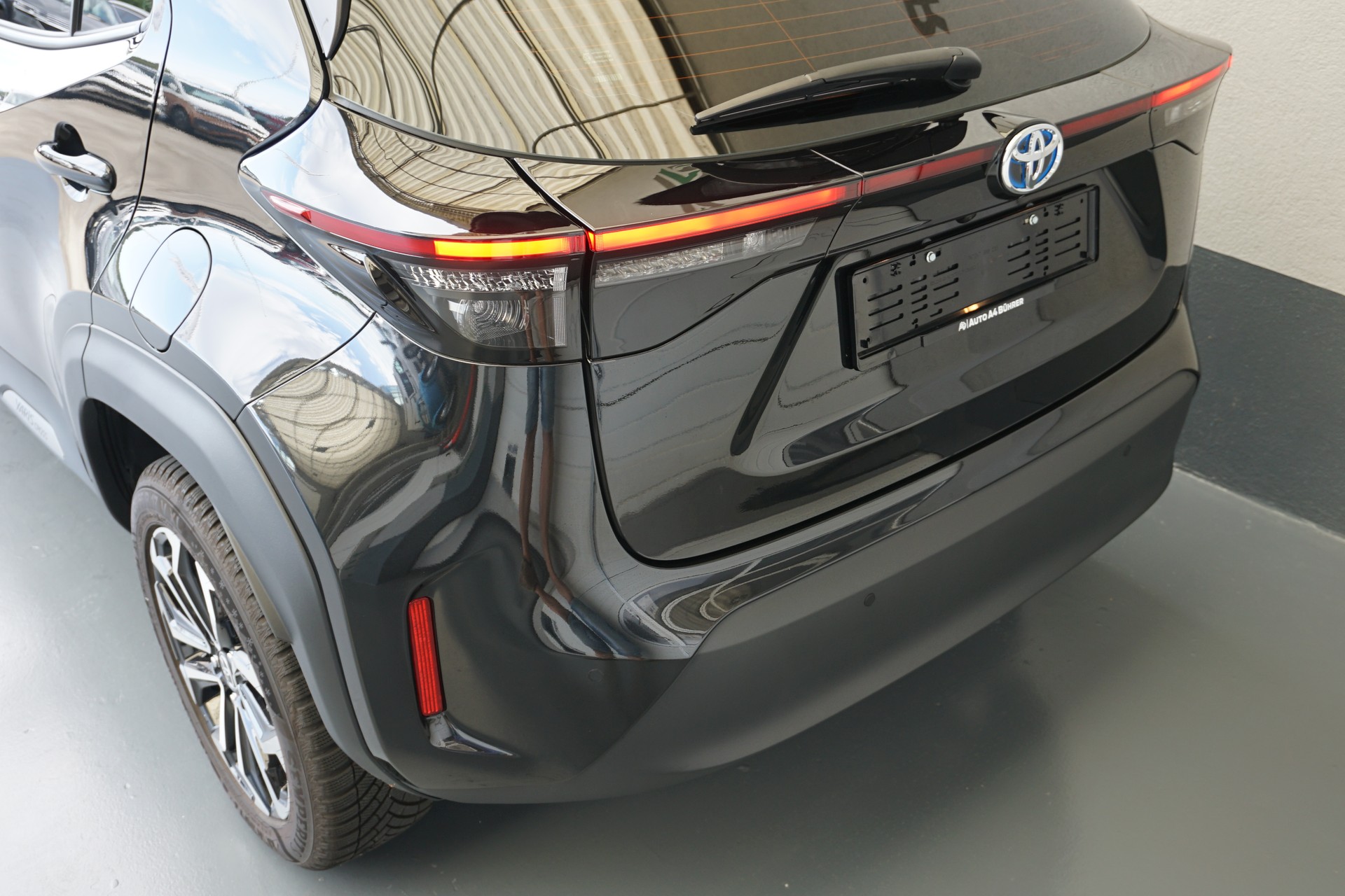TOYOTA Yaris Cross 1.5 Trend AWD Automat Hybrid 116PS-image-10