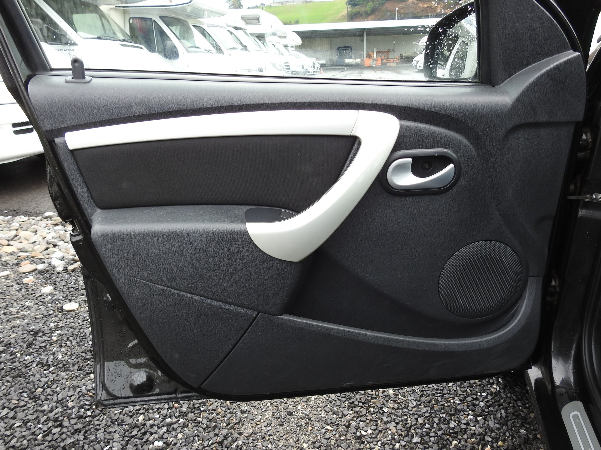 DACIA Logan 1.6 16V E85 Blackline-image-11
