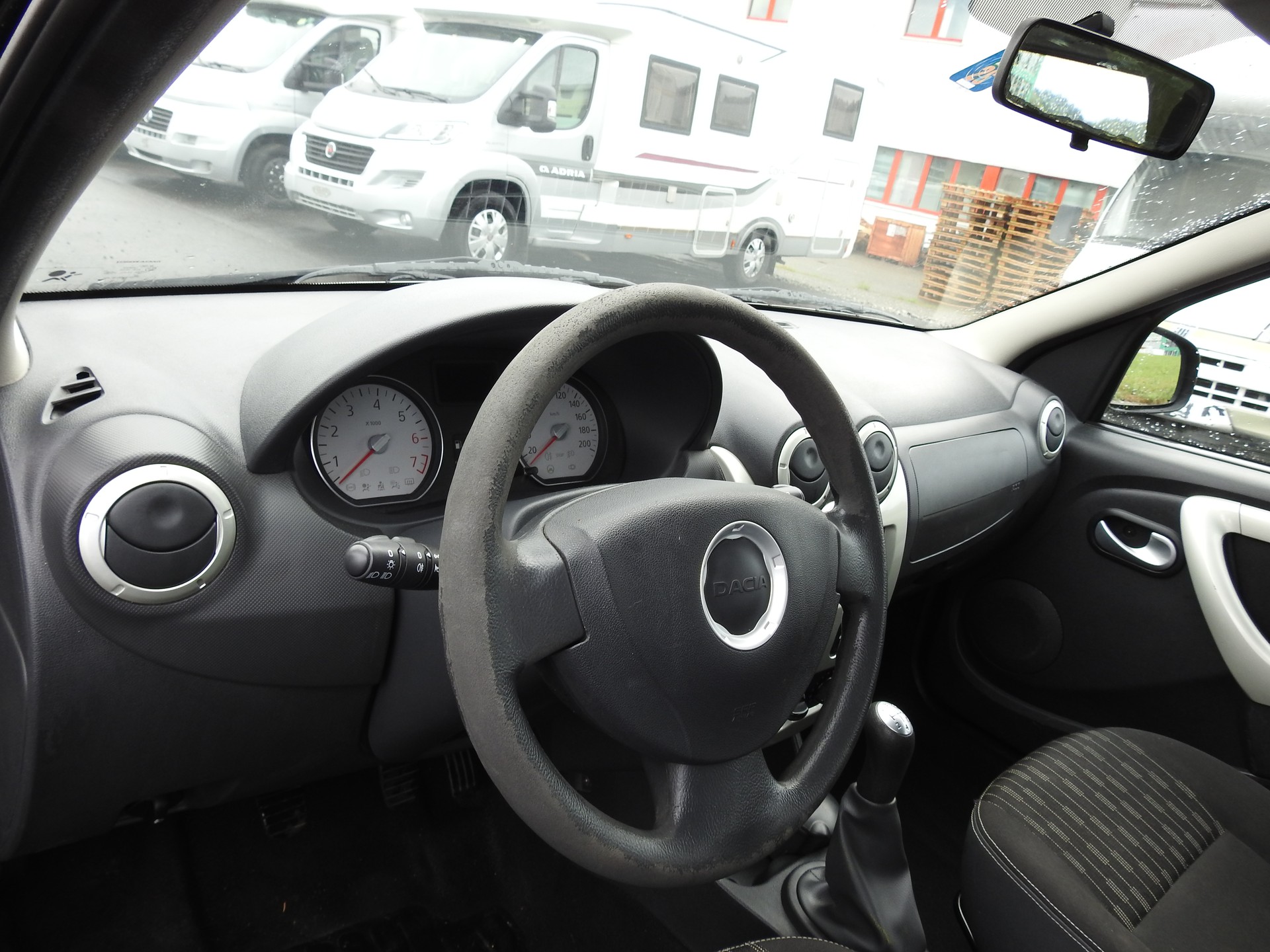 DACIA Logan 1.6 16V E85 Blackline-image-12
