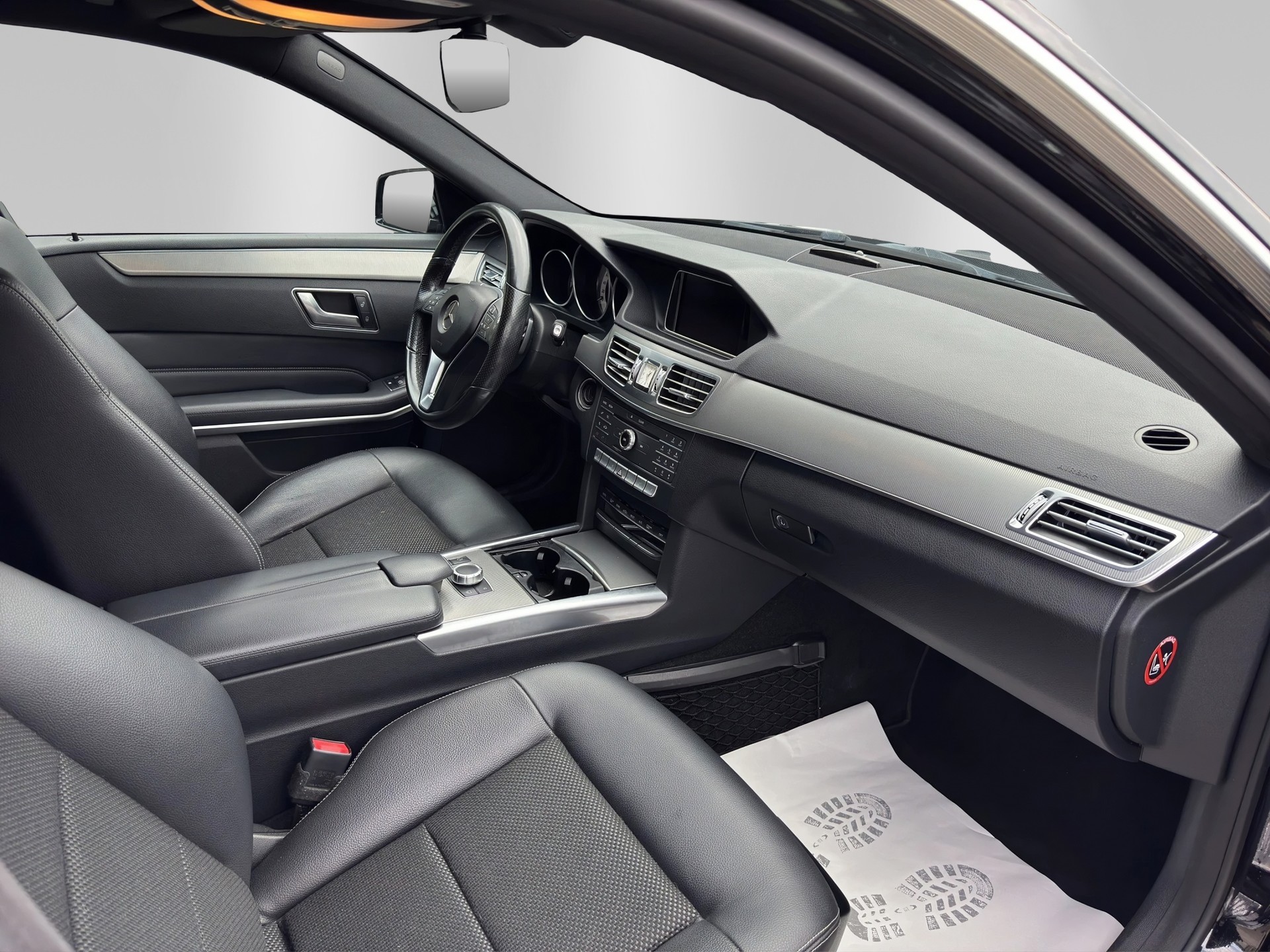 MERCEDES-BENZ E 250 BlueTEC Avantgarde 9G-Tronic-image-12