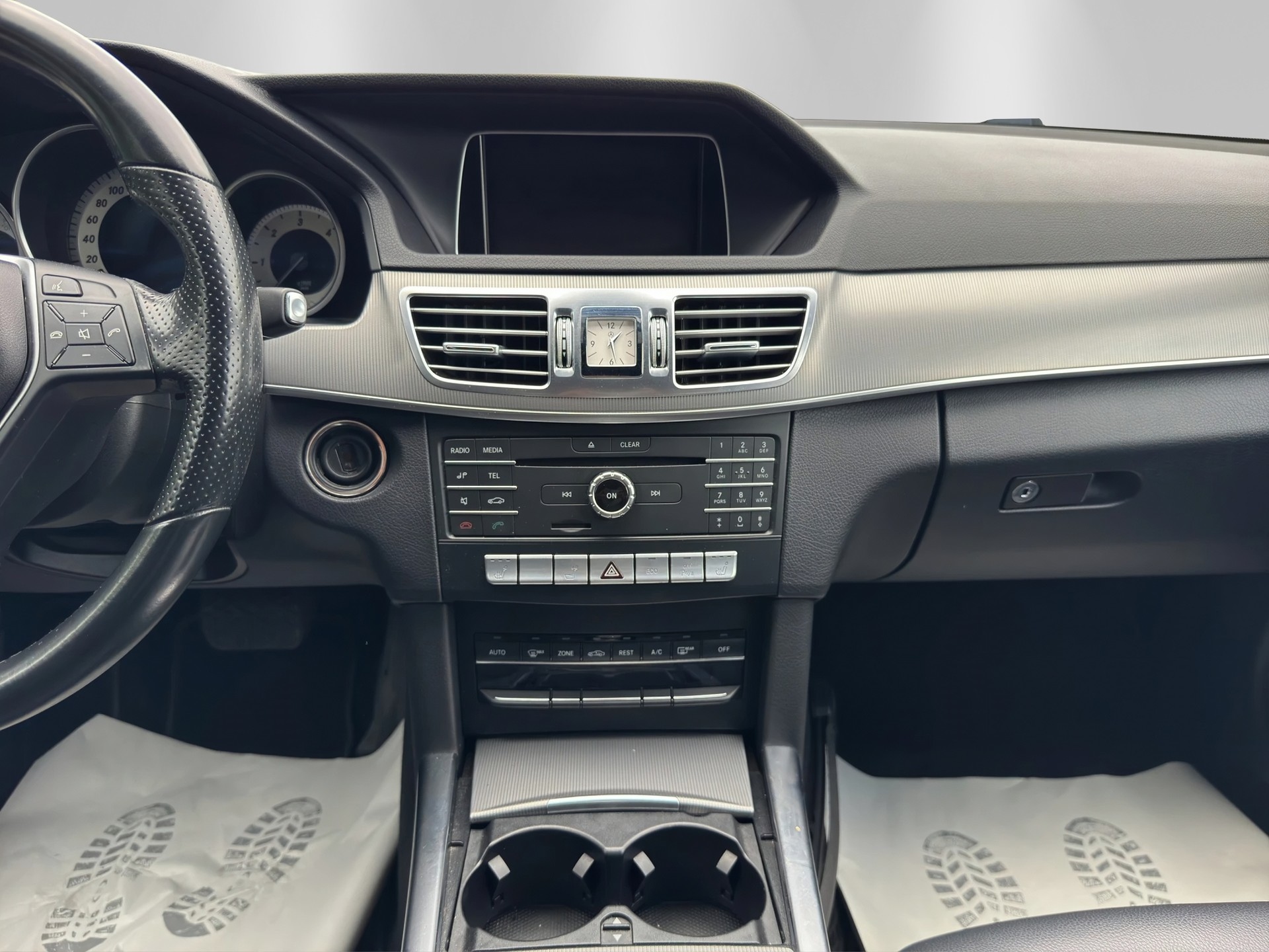MERCEDES-BENZ E 250 BlueTEC Avantgarde 9G-Tronic-image-10