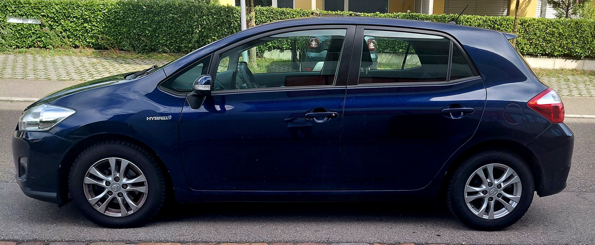 TOYOTA Auris 1.8 16V HSD Linea Luna-image-3