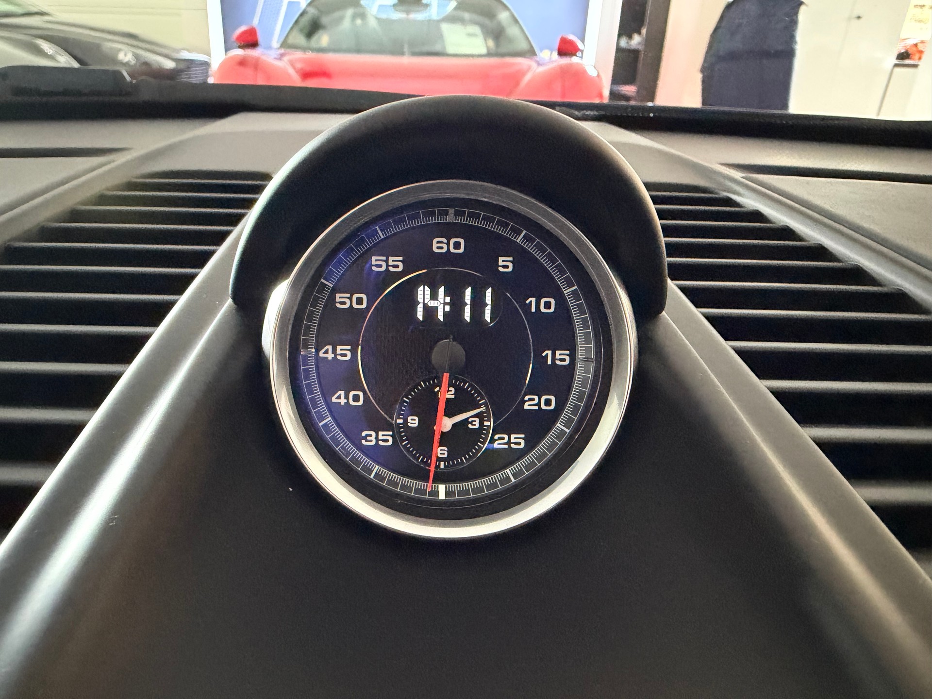 PORSCHE 911 Carrera 4 GTS Cabrio-image-11