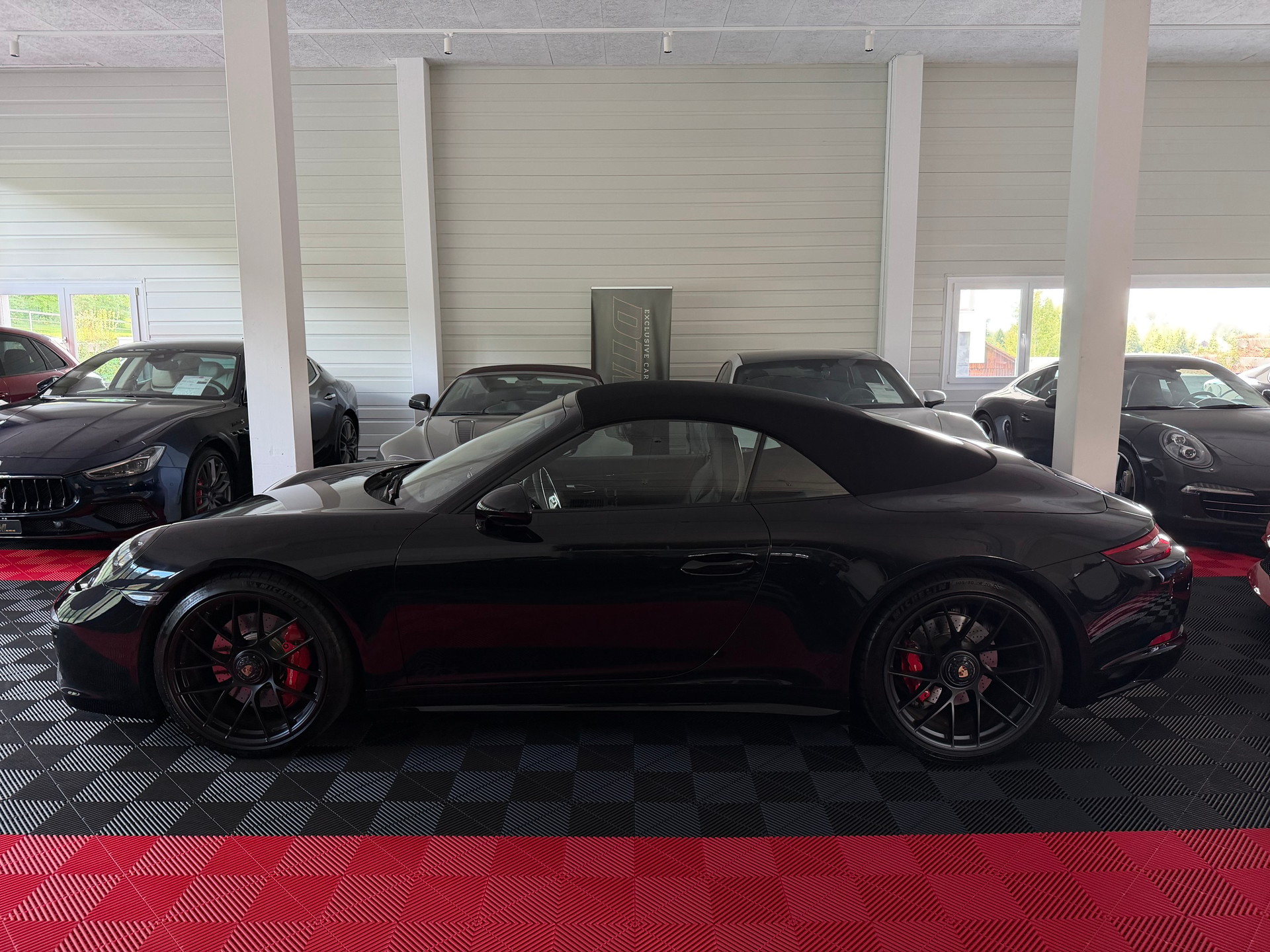 PORSCHE 911 Carrera 4 GTS Cabrio-image-7