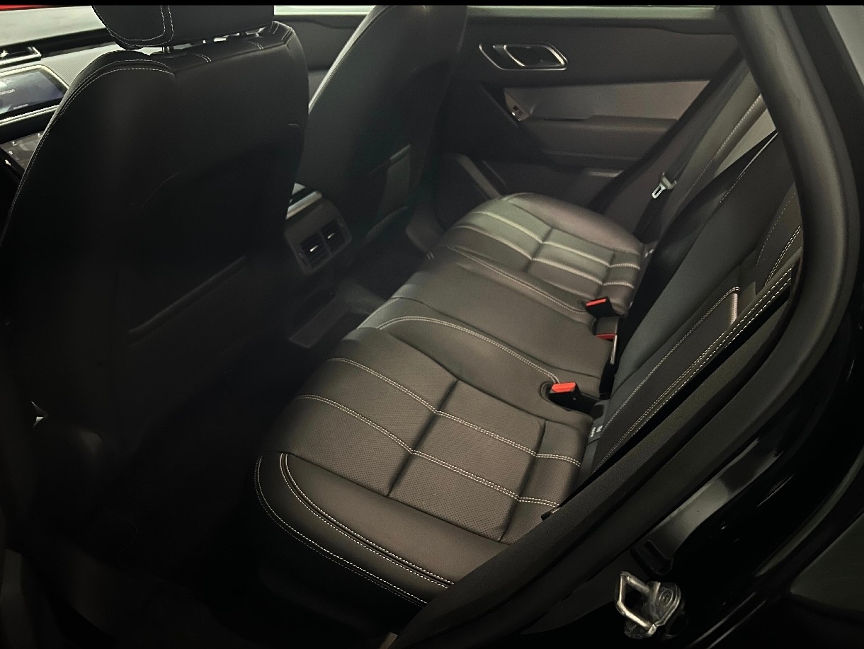 LAND ROVER 2.0 D I4 200 R-Dynamic SE-image-5