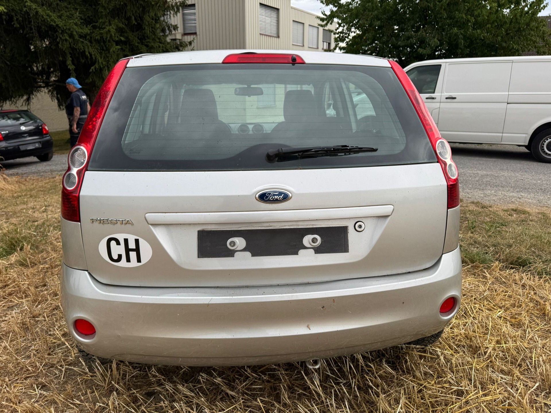 FORD Fiesta 1.4 16V Ambiente-image-6