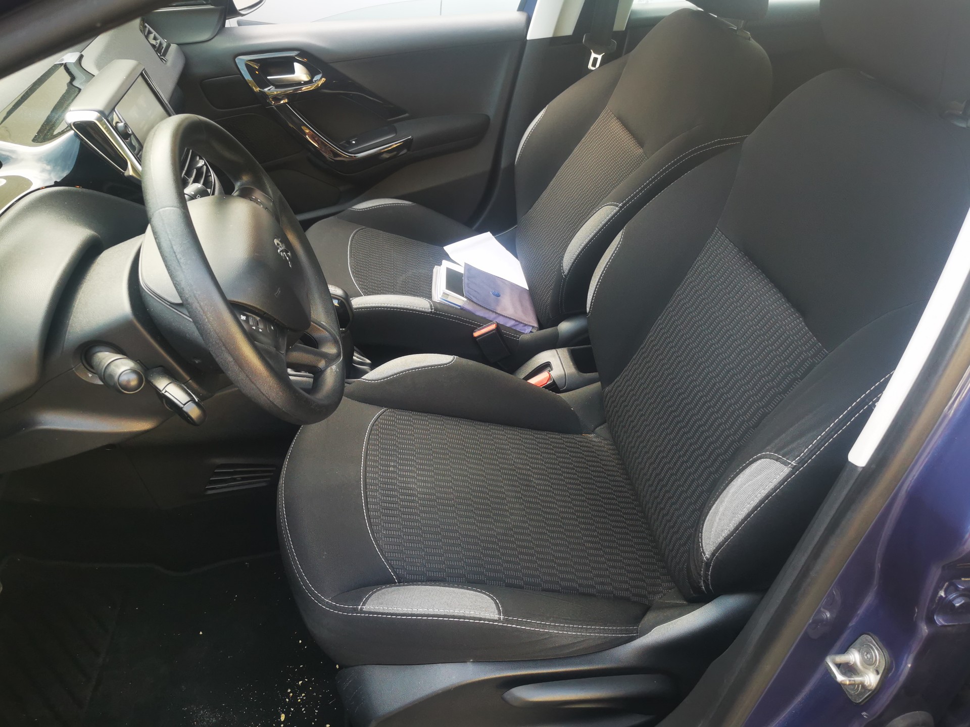 PEUGEOT 208 1.2 PureTech Access-image-11