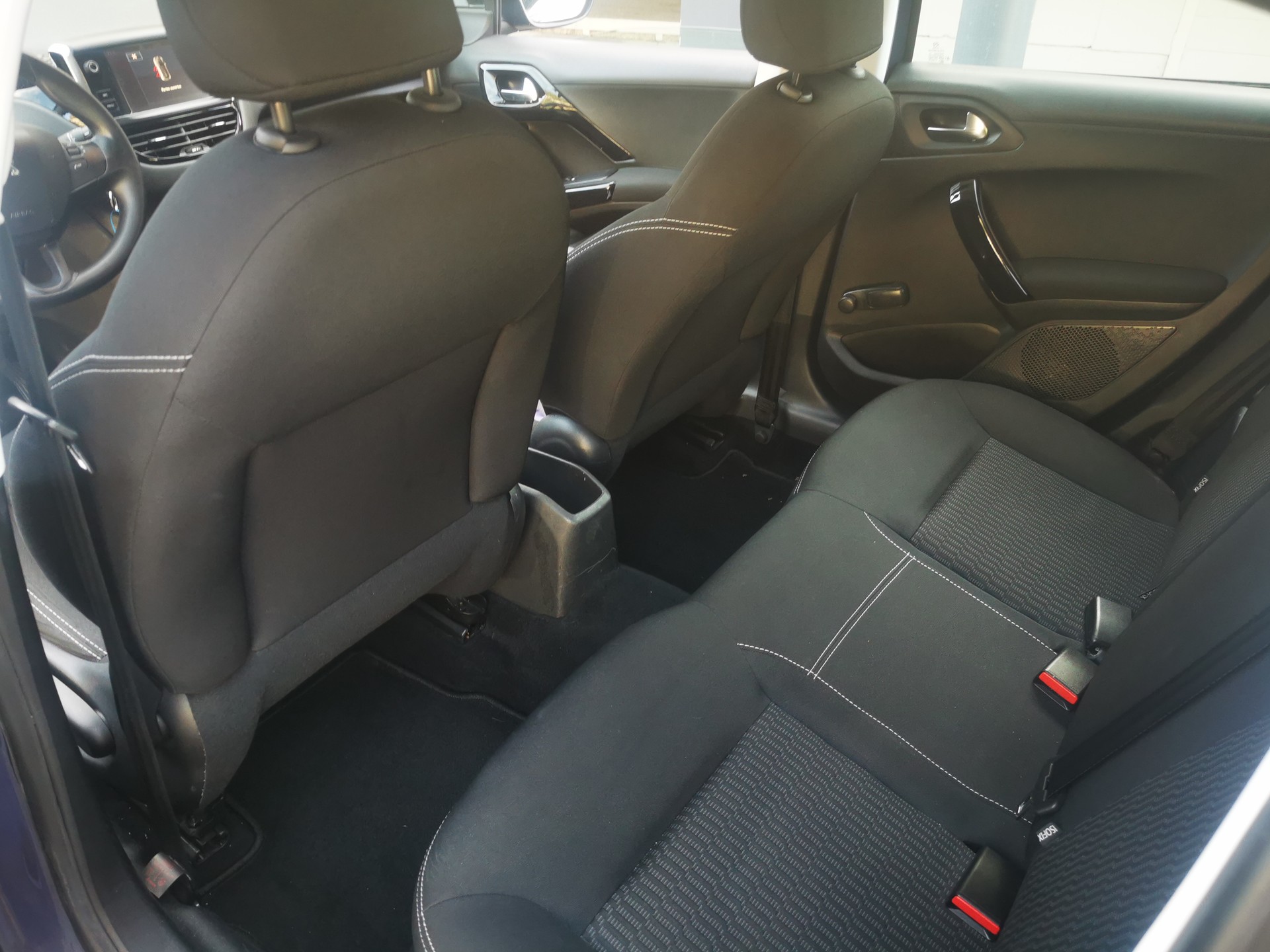 PEUGEOT 208 1.2 PureTech Access-image-8