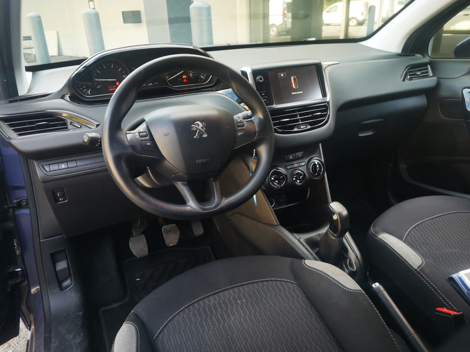 PEUGEOT 208 1.2 PureTech Access-image-7