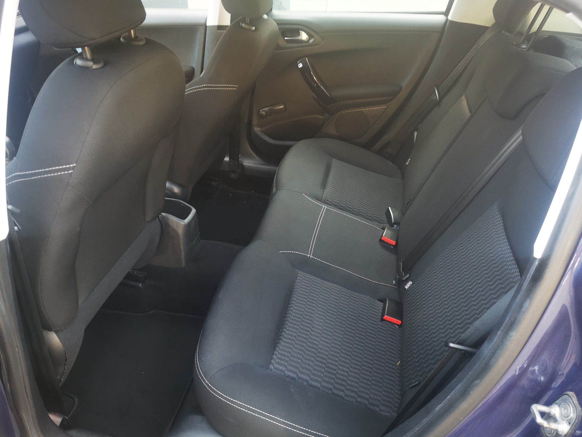 PEUGEOT 208 1.2 PureTech Access-image-9