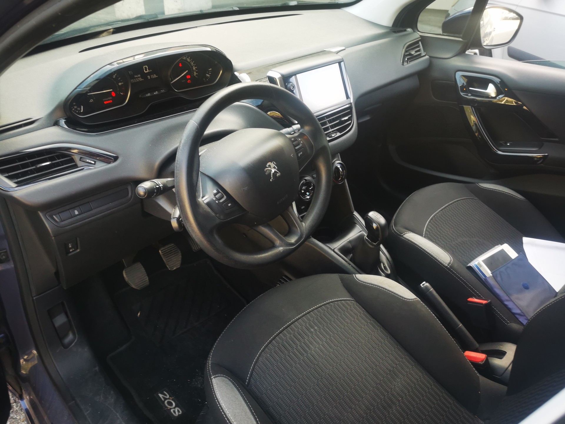 PEUGEOT 208 1.2 PureTech Access-image-10