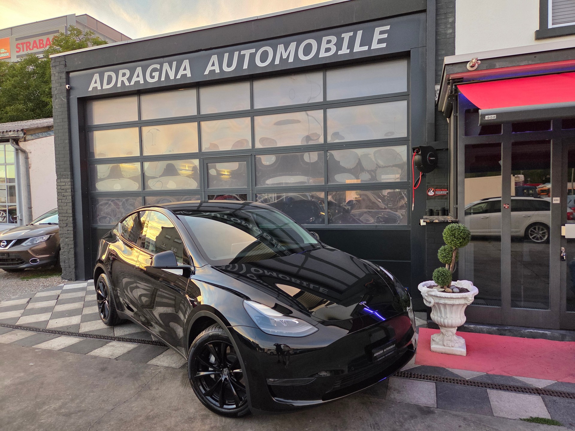 TESLA Model Y Long Range-image-0