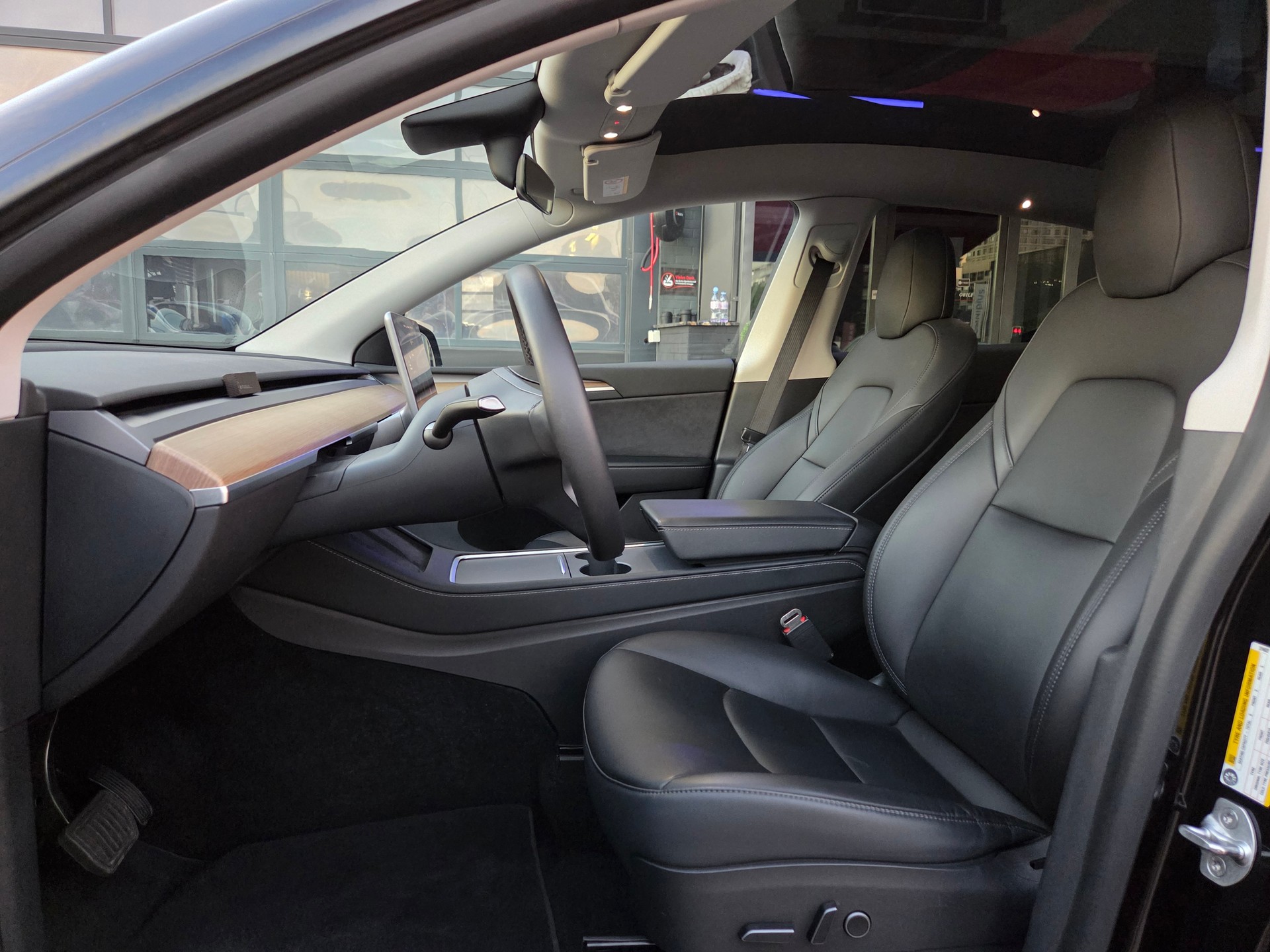 TESLA Model Y Long Range-image-12