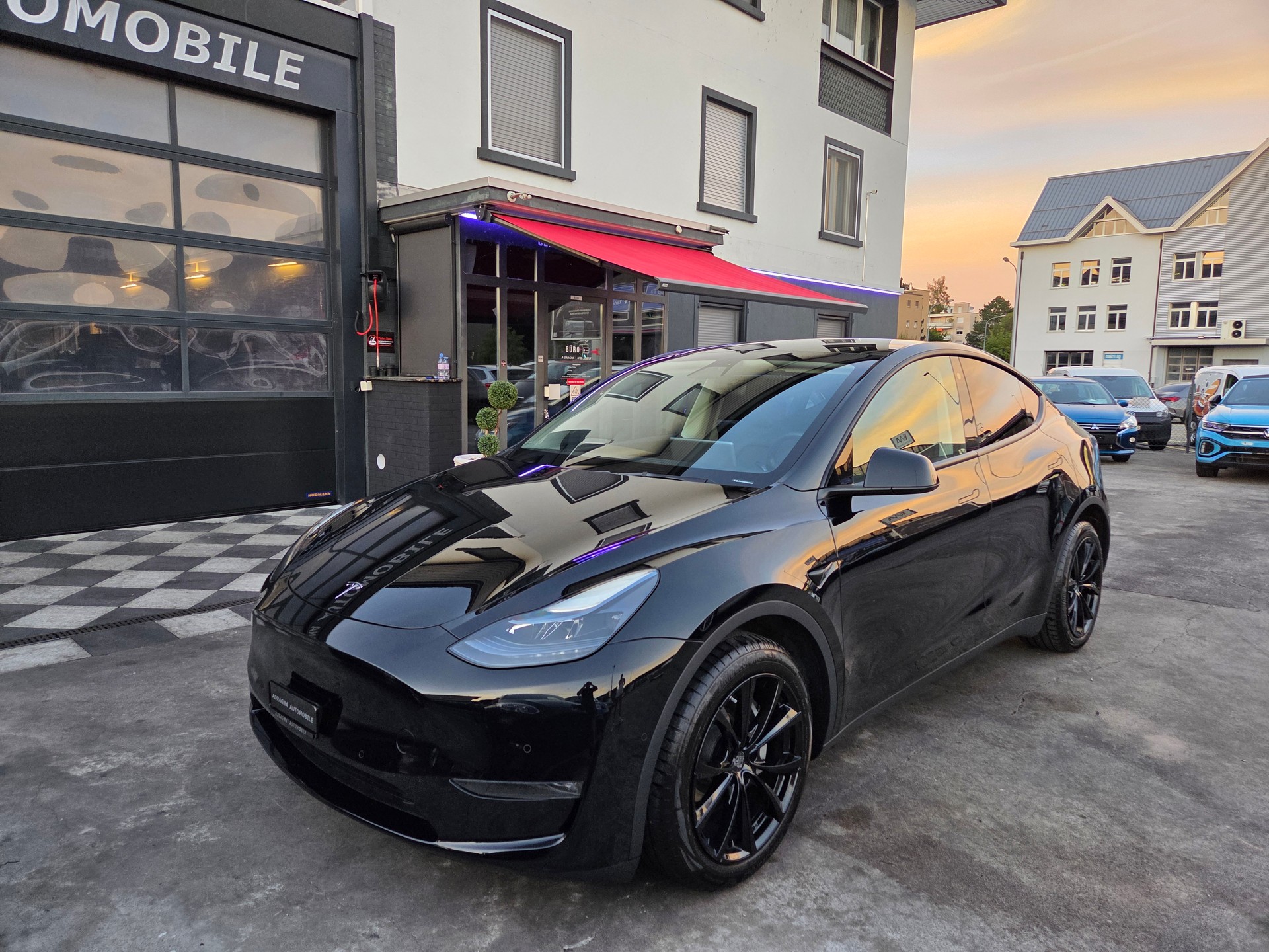 TESLA Model Y Long Range-image-2