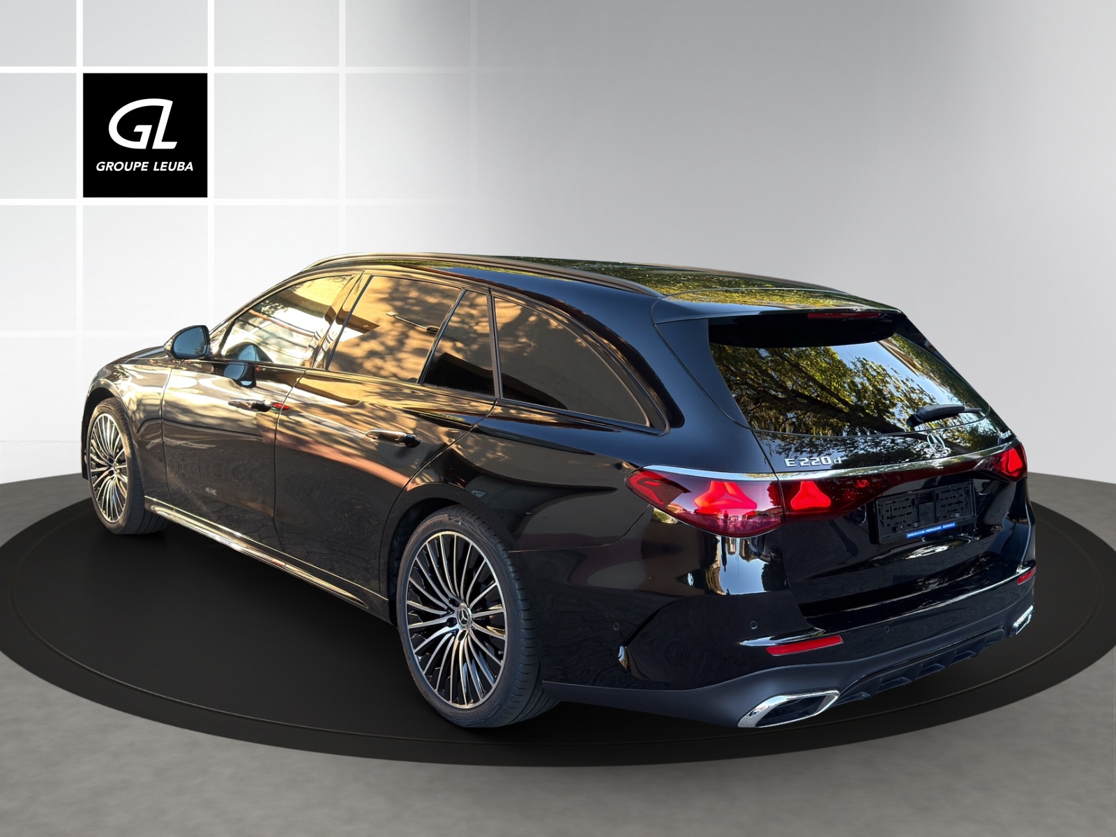 MERCEDES-BENZ E 220 d T 4Matic 9G-Tronic-image-3
