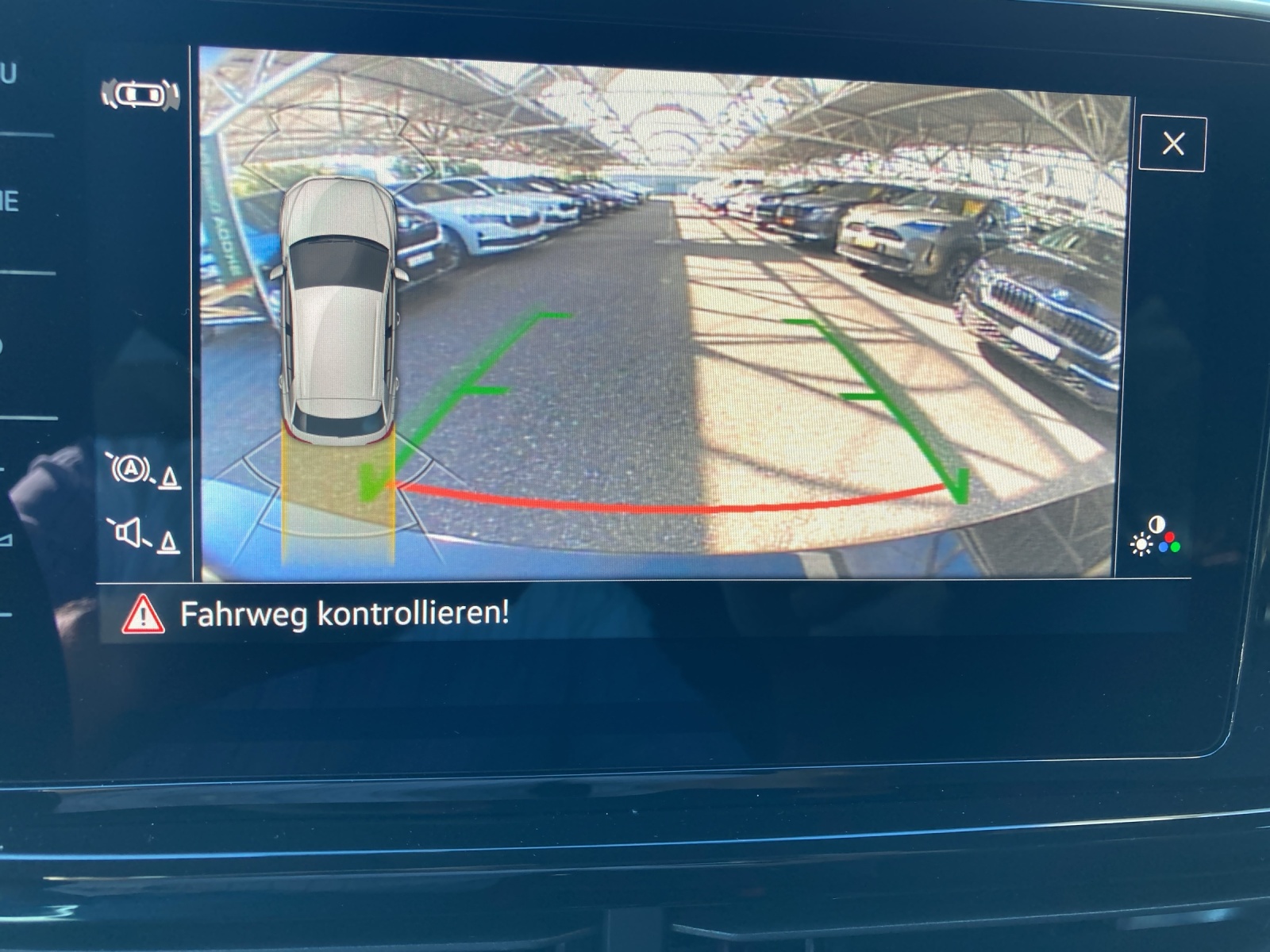 VW T-Roc 2.0 TSI R-Line DSG 4Motion-image-12