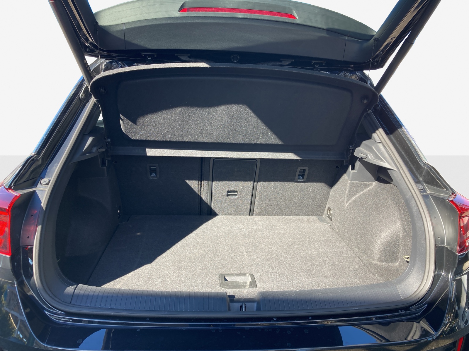 VW T-Roc 2.0 TSI R-Line DSG 4Motion-image-11