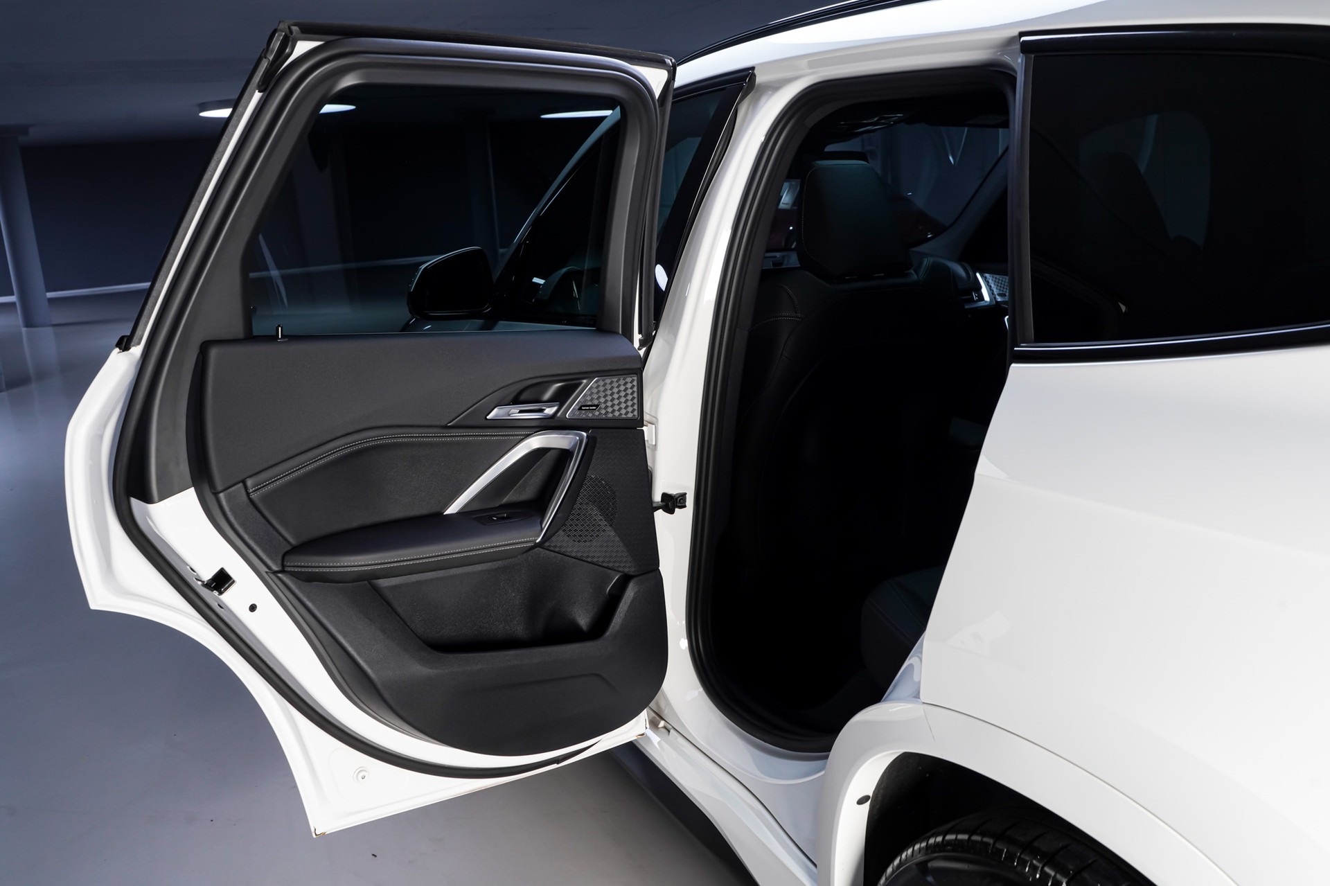 BMW X1 xDrive 23d 48V M Sport-image-14