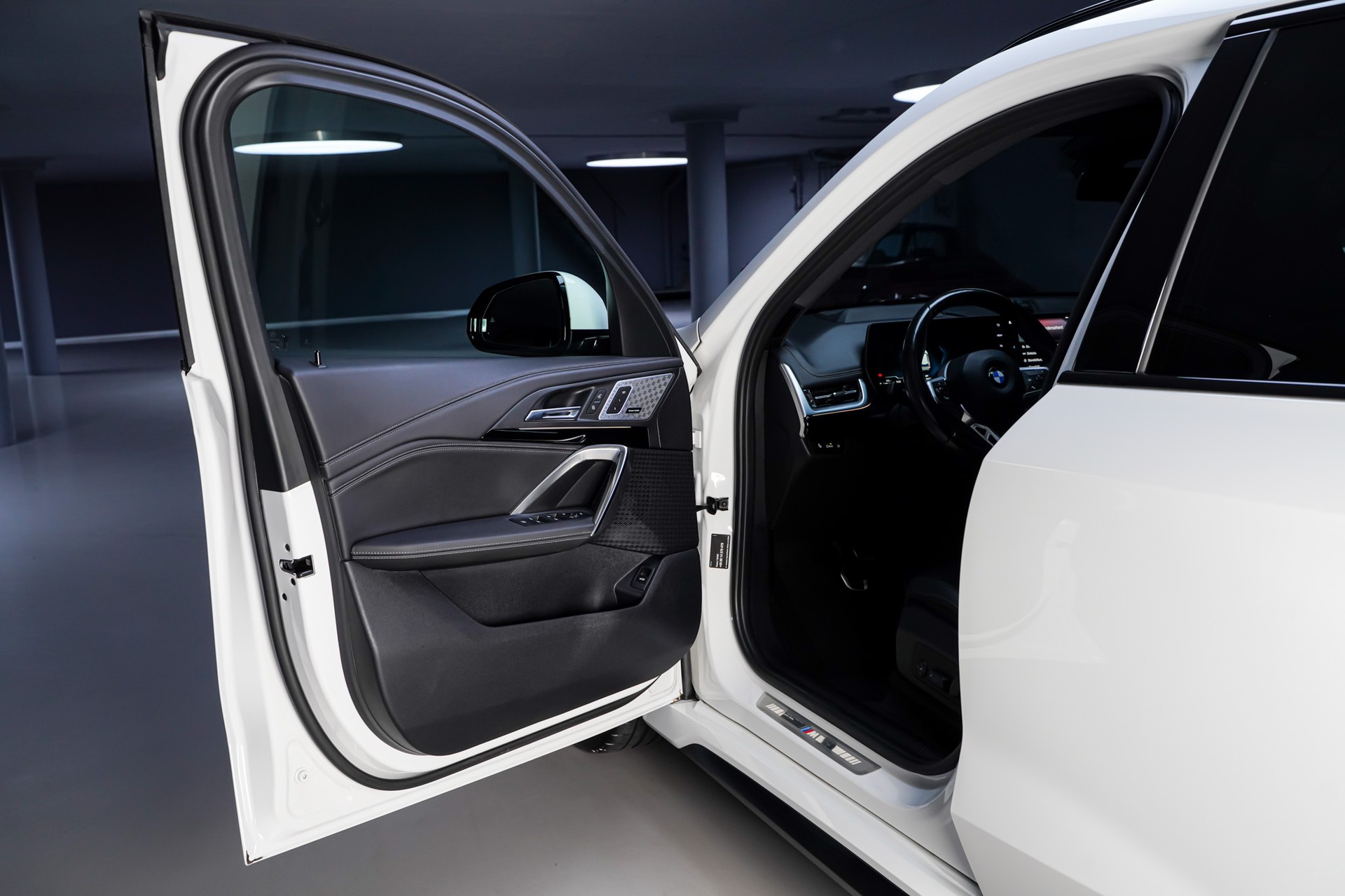 BMW X1 xDrive 23d 48V M Sport-image-8
