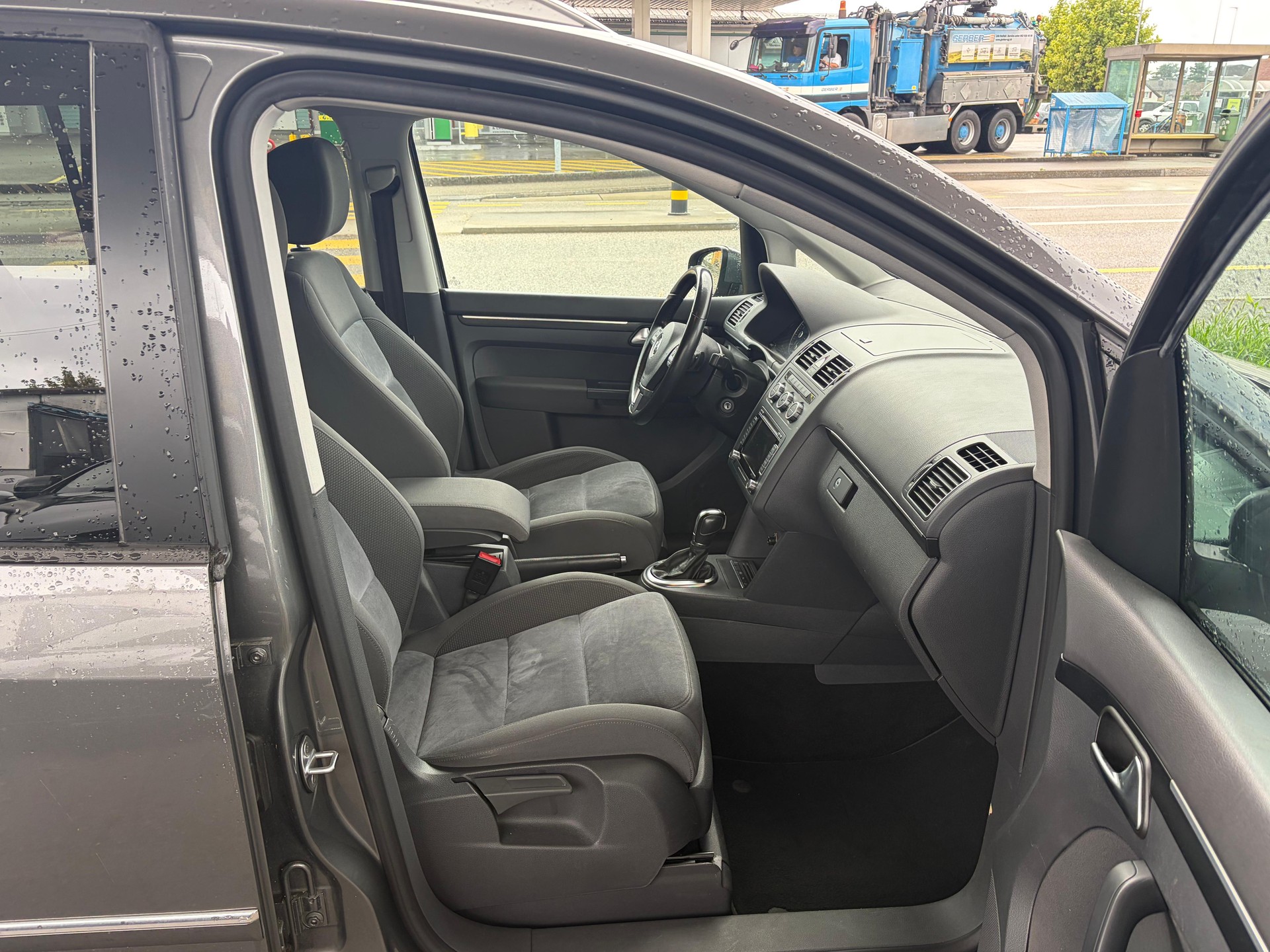 VW Touran 1.4 TSI Highline DSG-image-10