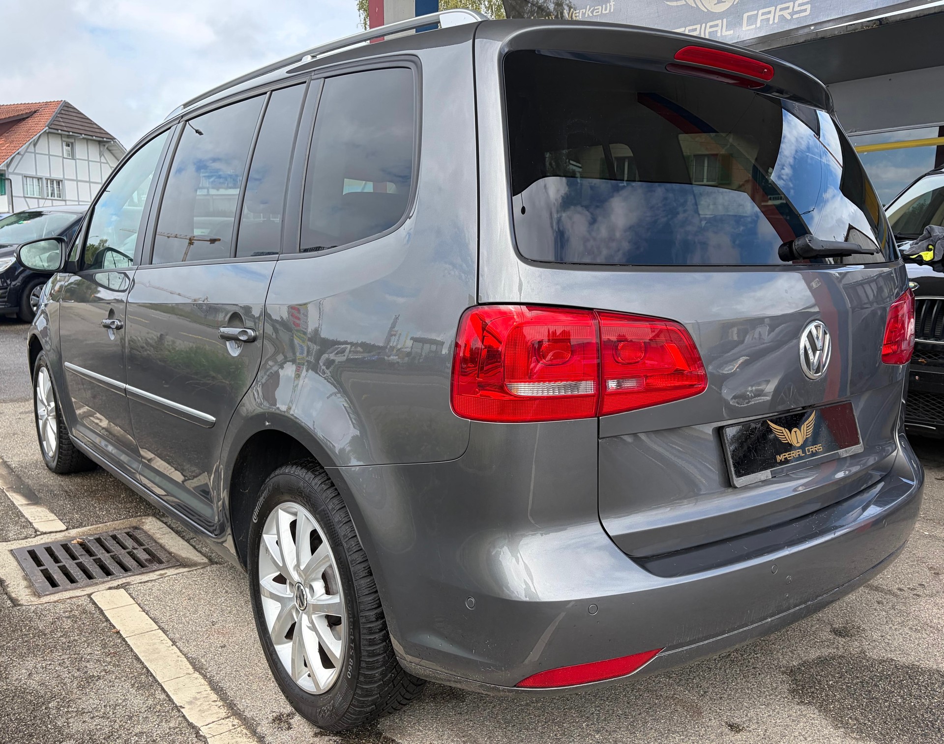VW Touran 1.4 TSI Highline DSG-image-2