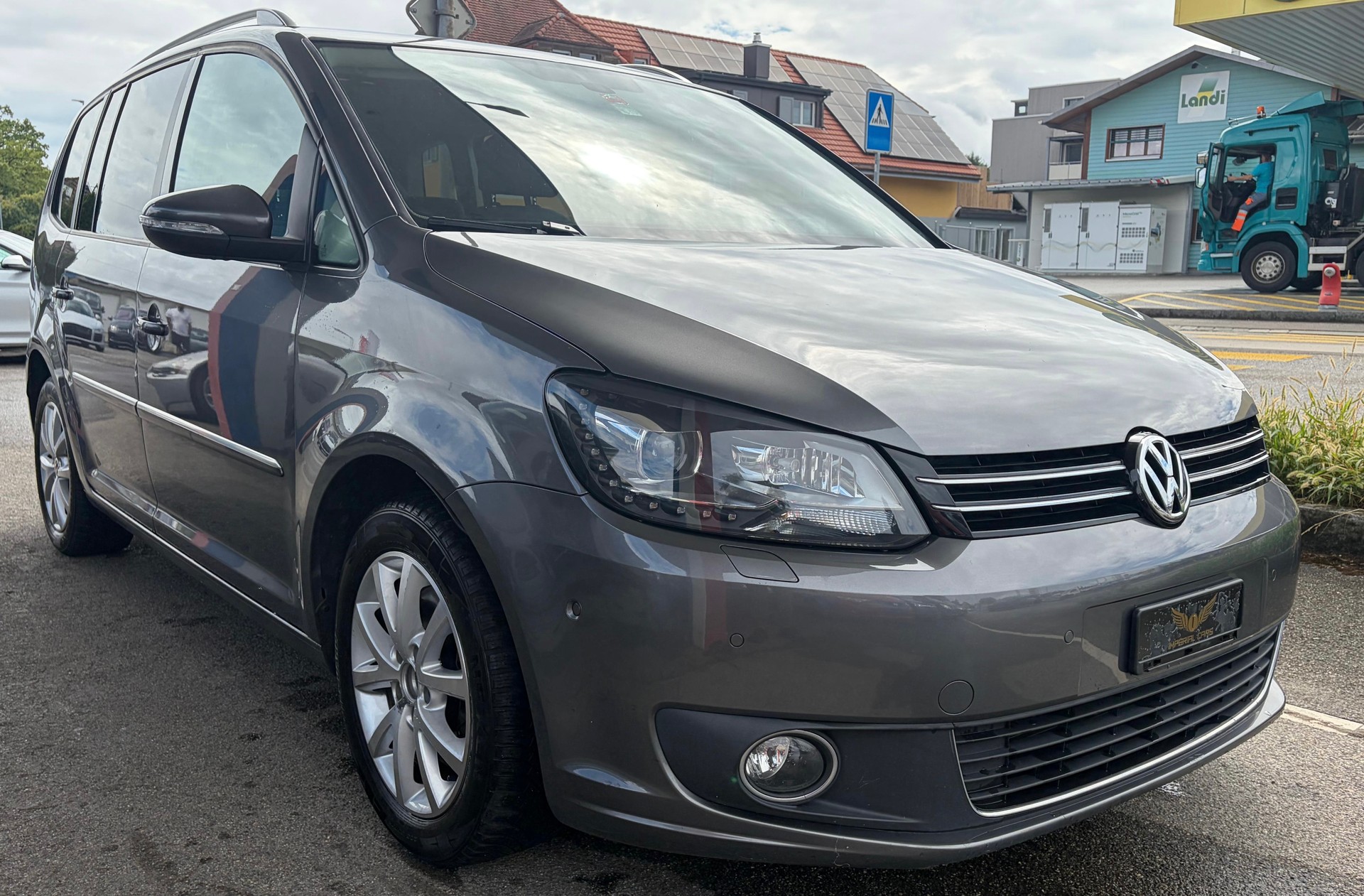 VW Touran 1.4 TSI Highline DSG-image-4