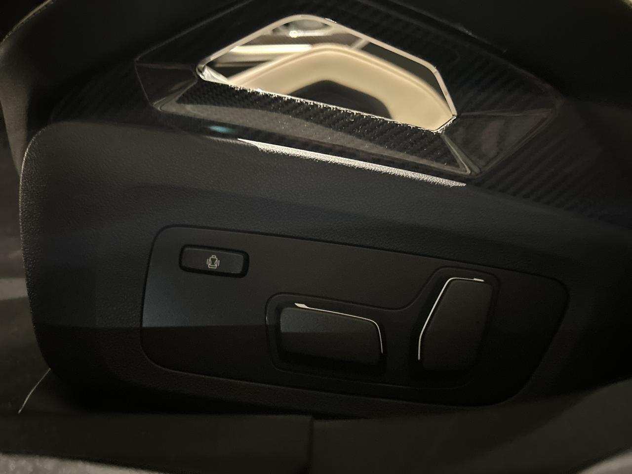 BMW M3 Competition xDrive-image-26