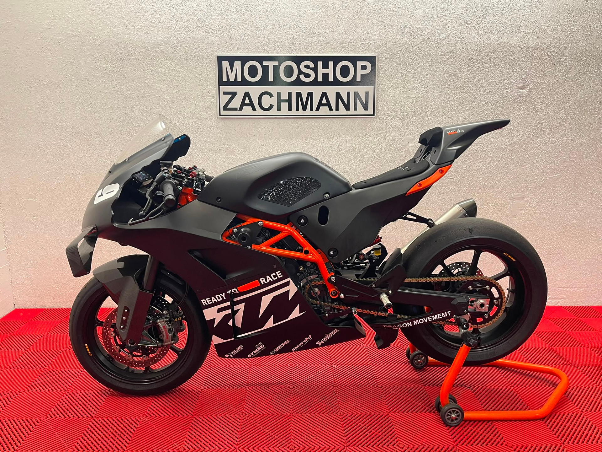 KTM RC8 C-showroom-element-3