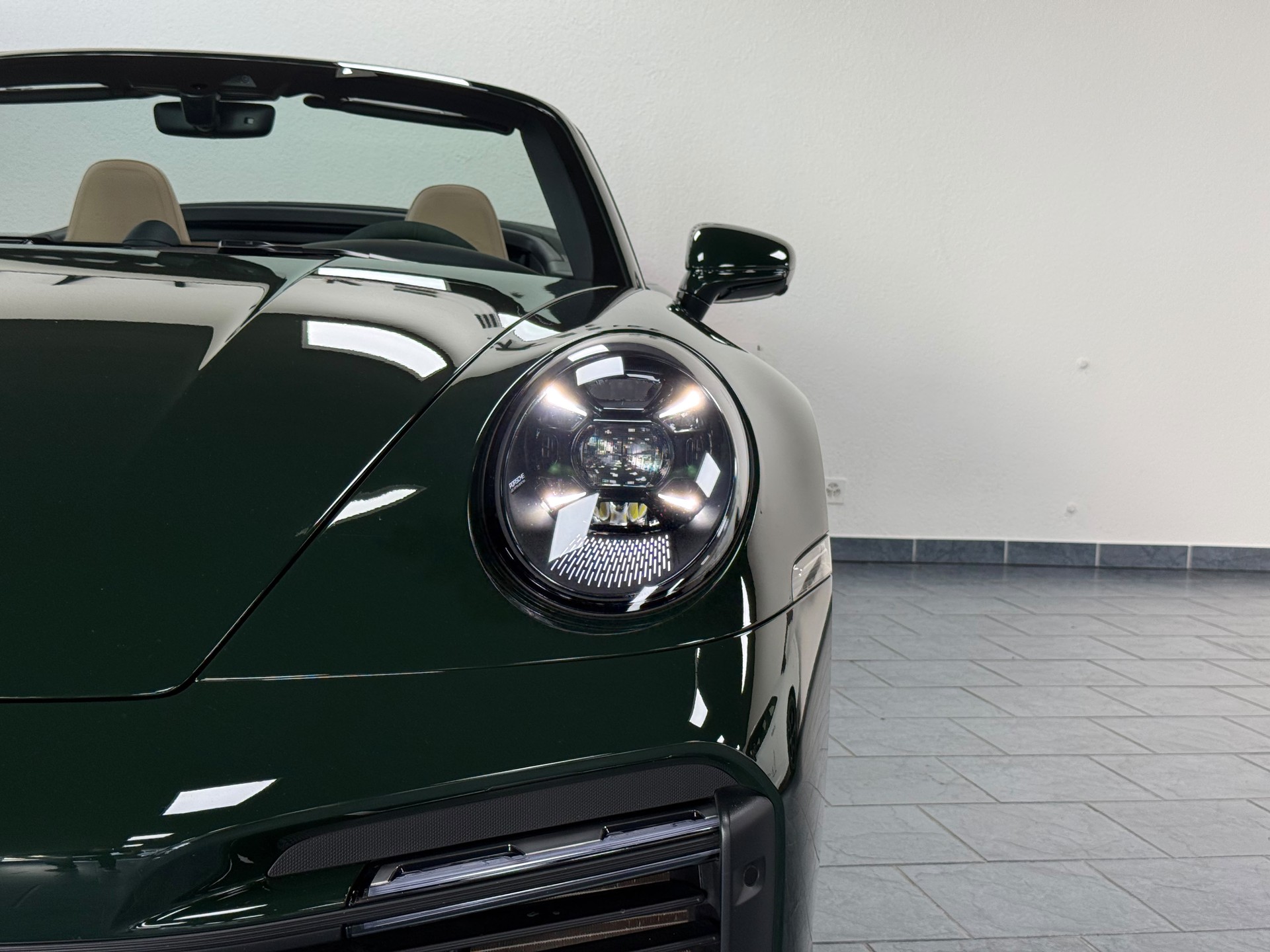 PORSCHE 911 Turbo S Cabriolet PDK-image-12