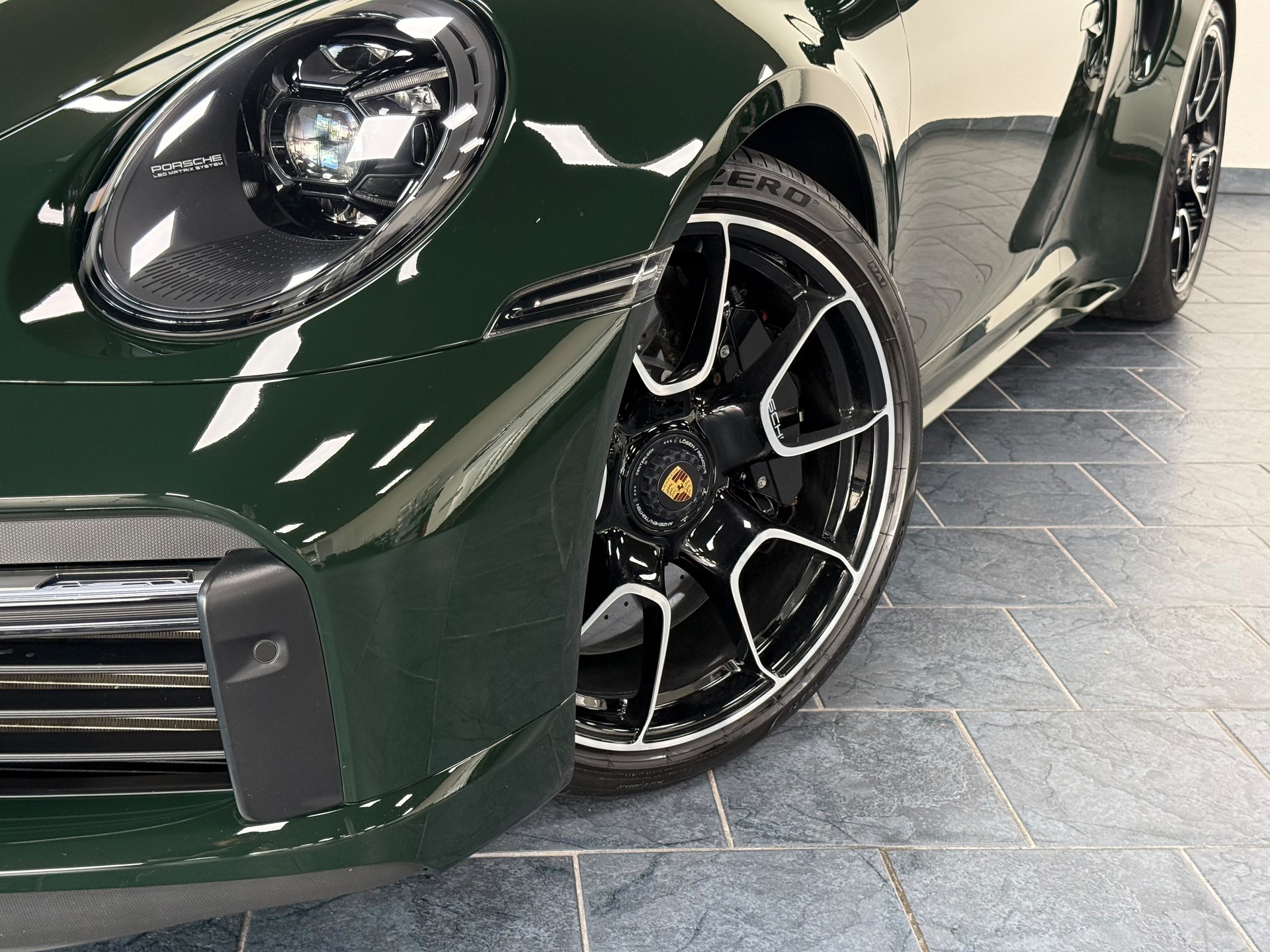 PORSCHE 911 Turbo S Cabriolet PDK-image-11