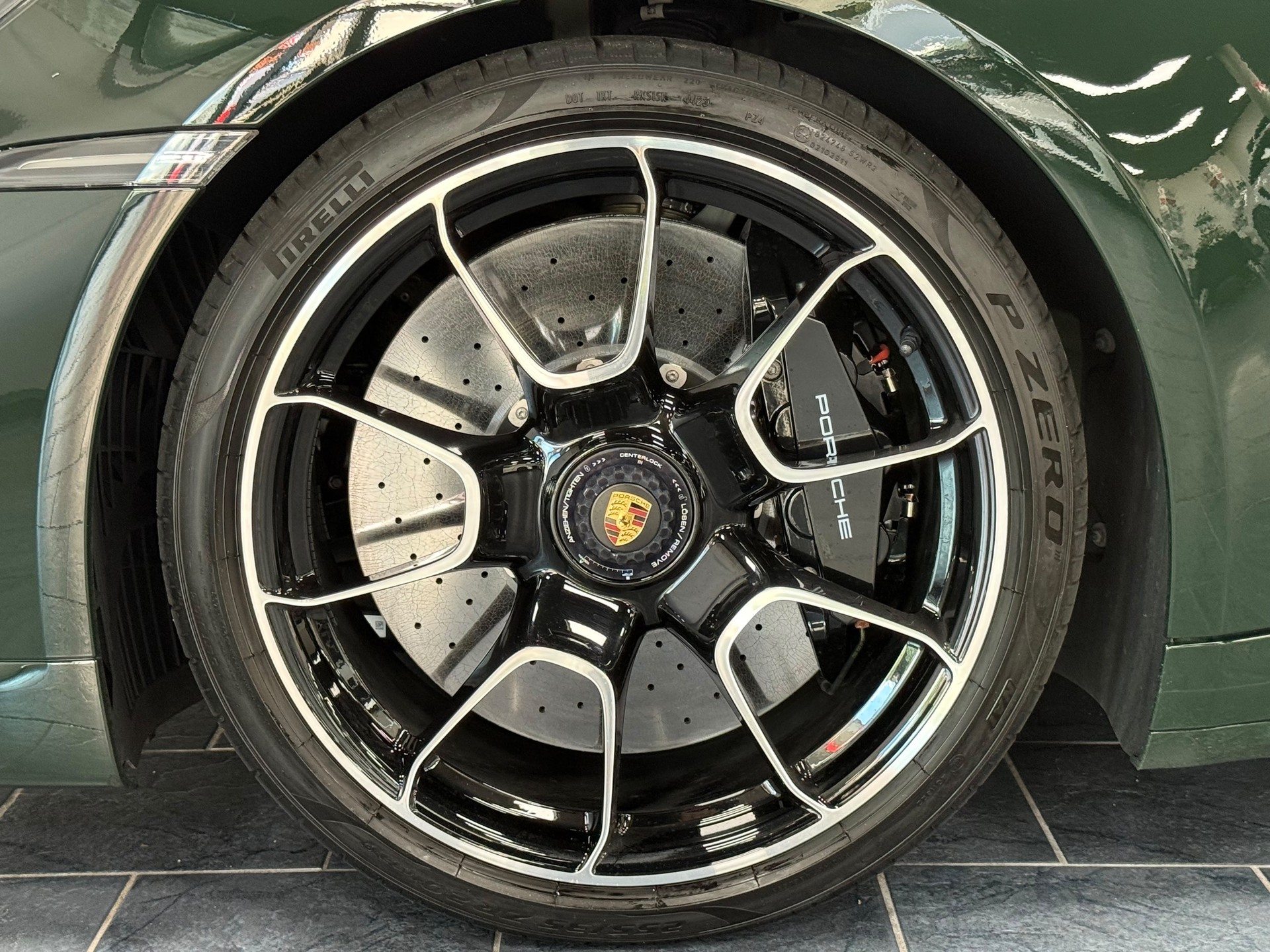 PORSCHE 911 Turbo S Cabriolet PDK-image-29