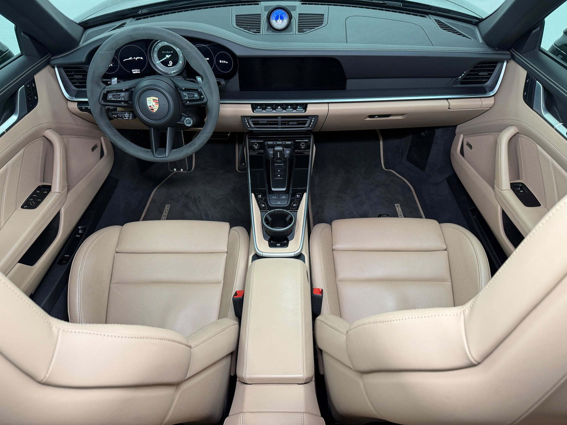 PORSCHE 911 Turbo S Cabriolet PDK-image-16