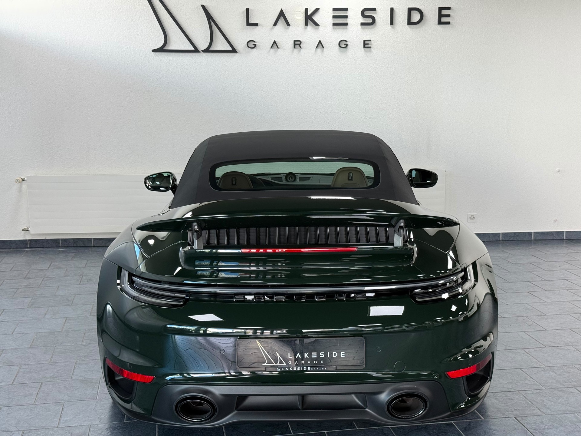 PORSCHE 911 Turbo S Cabriolet PDK-image-4