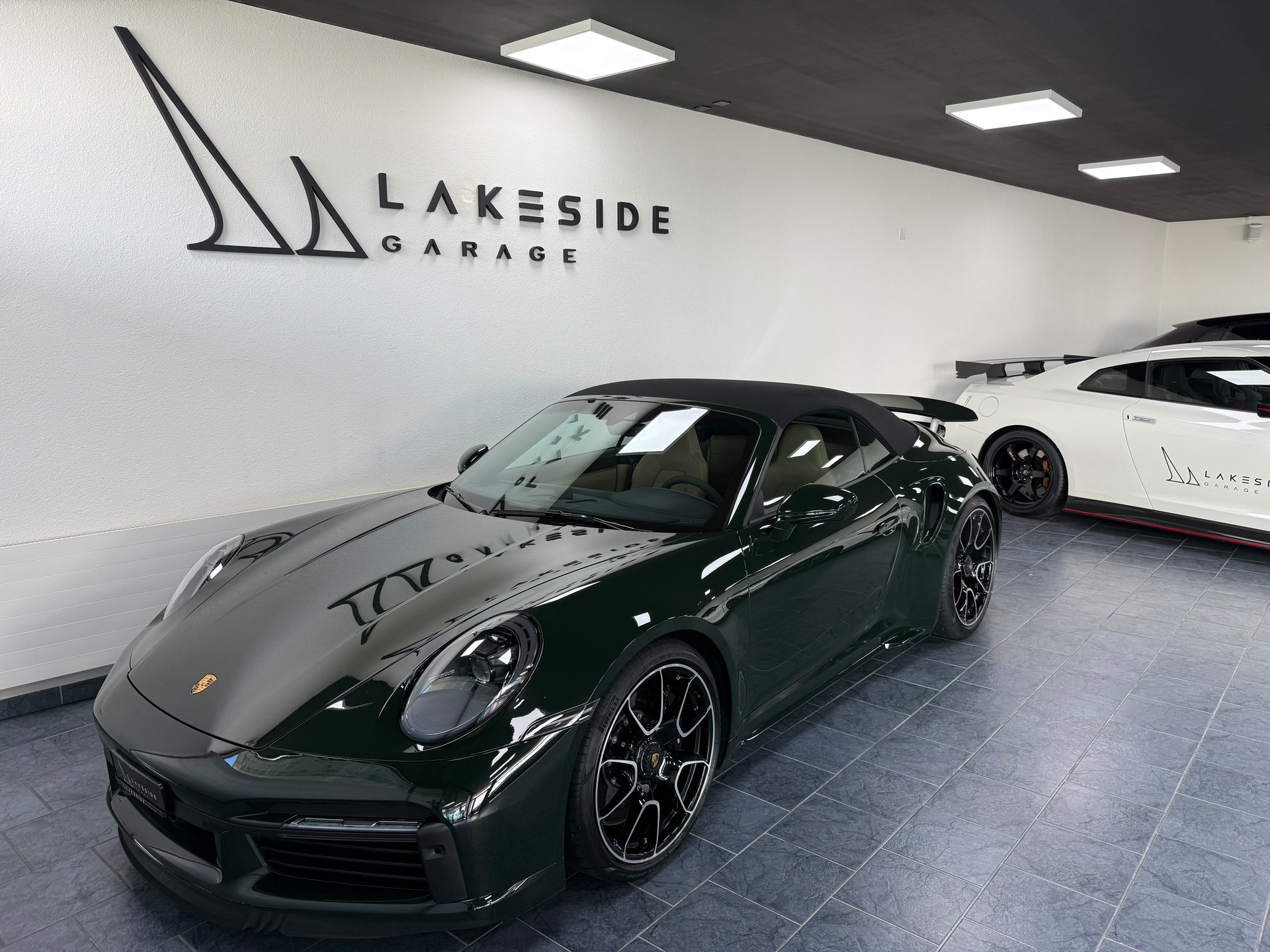 PORSCHE 911 Turbo S Cabriolet PDK-image-0