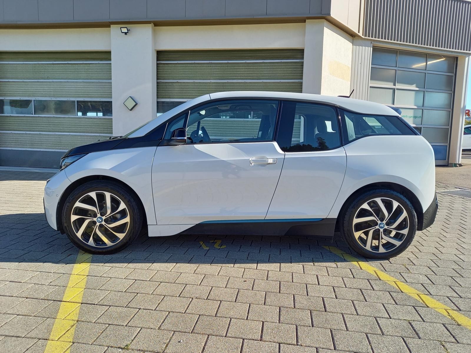 BMW i3 (94Ah)-image-2