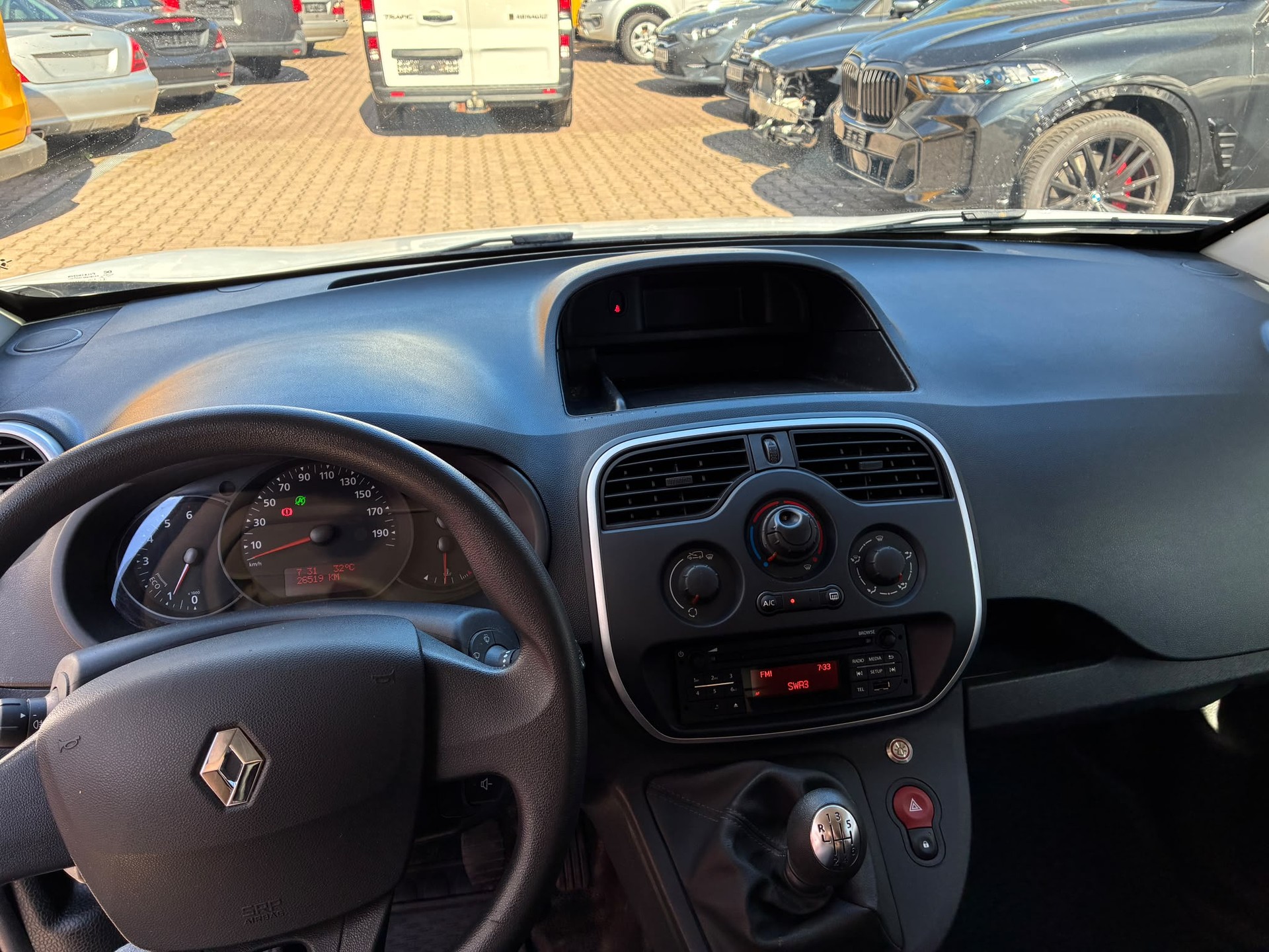 RENAULT Kangoo Van 1.5 dCi Standard 95 Extra-image-9
