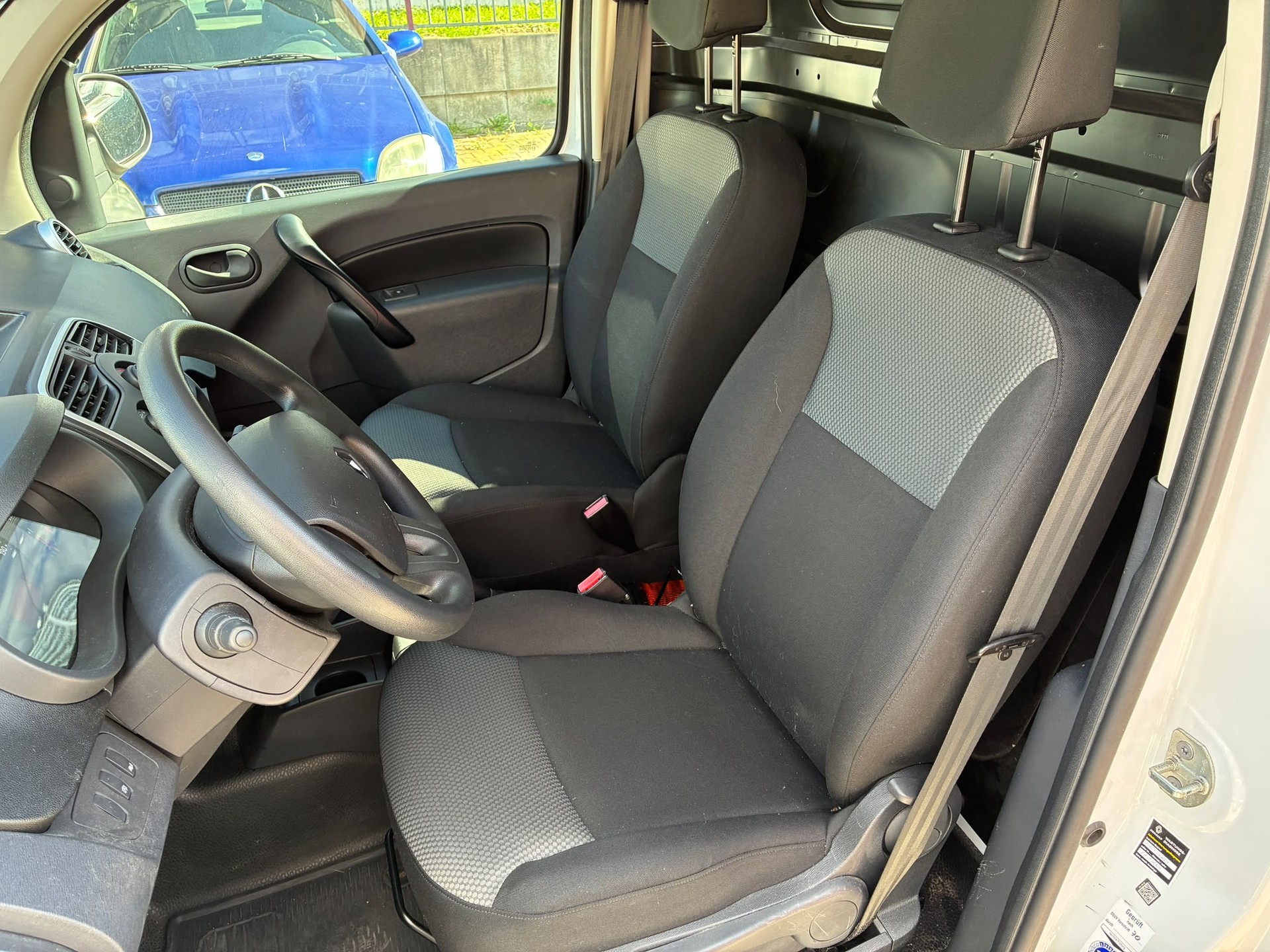 RENAULT Kangoo Van 1.5 dCi Standard 95 Extra-image-12