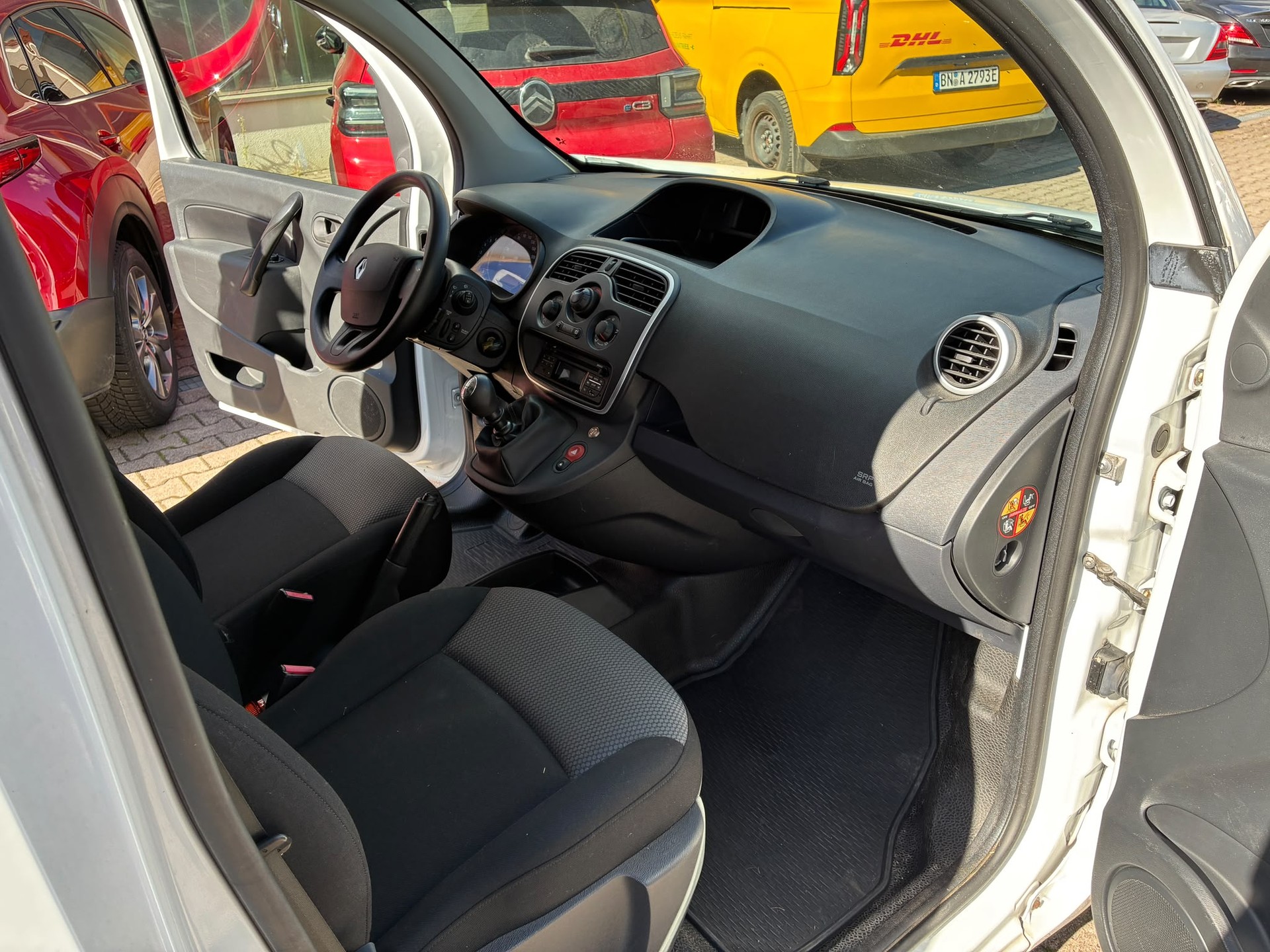 RENAULT Kangoo Van 1.5 dCi Standard 95 Extra-image-13