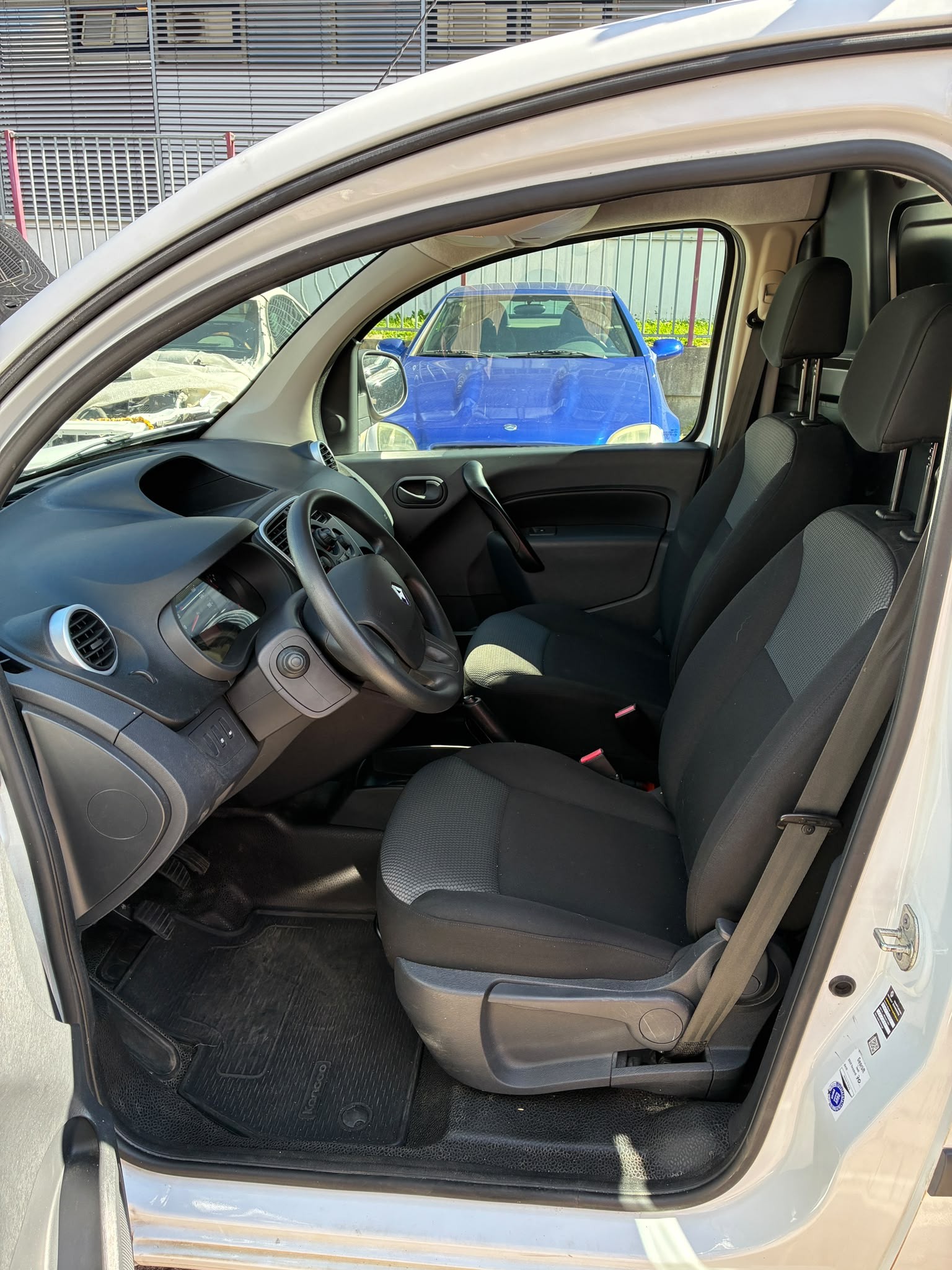 RENAULT Kangoo Van 1.5 dCi Standard 95 Extra-image-8