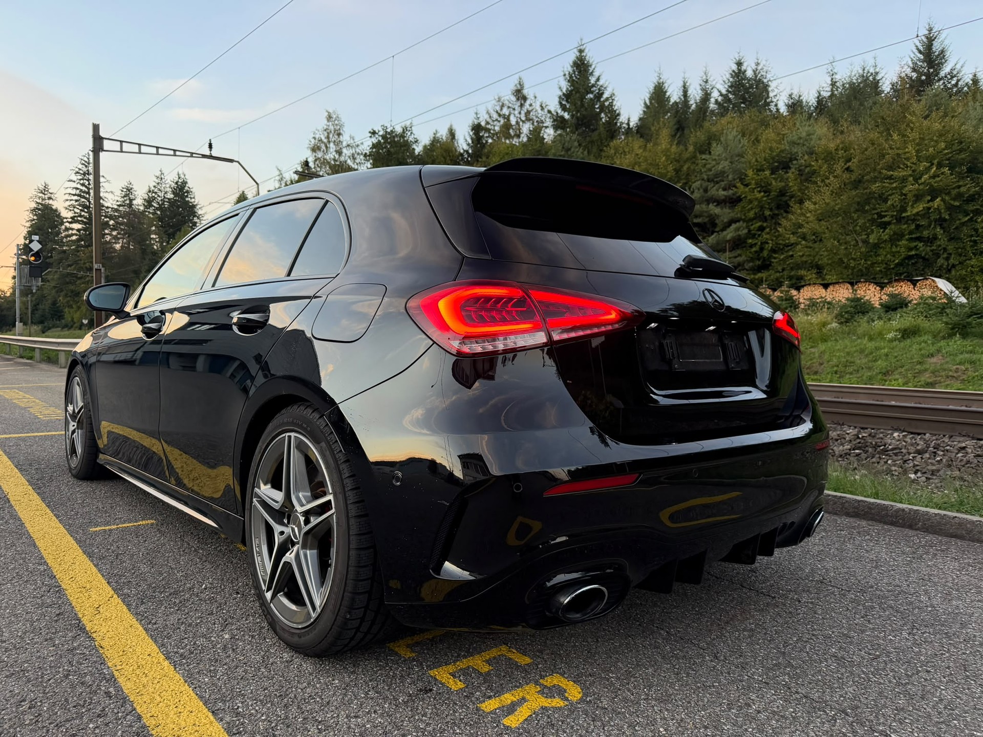 MERCEDES-BENZ A 35 AMG 4Matic Speedshift-image-7