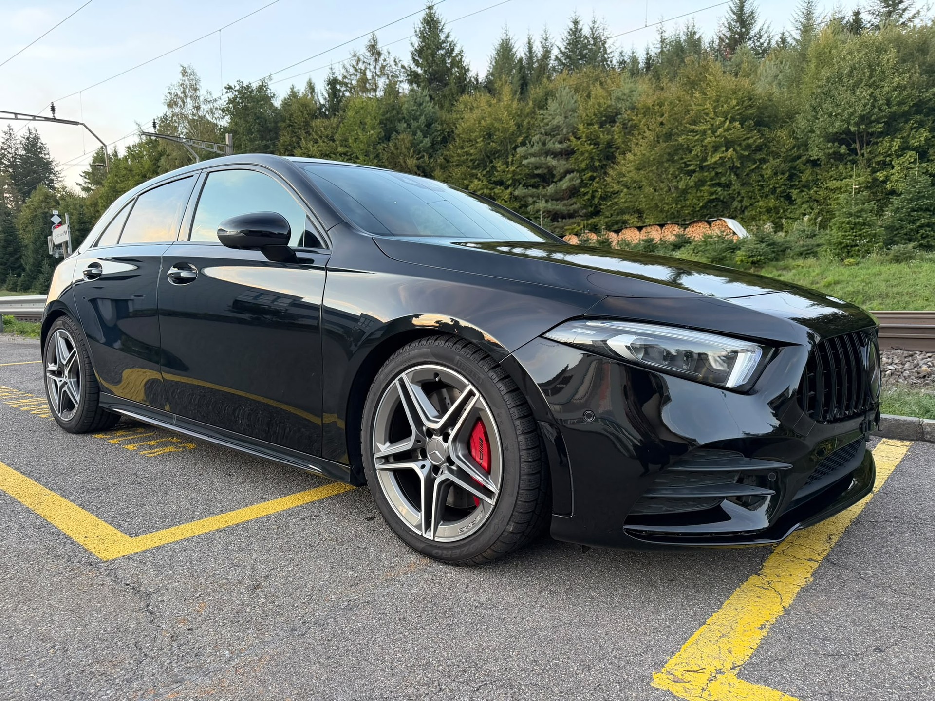 MERCEDES-BENZ A 35 AMG 4Matic Speedshift-image-4