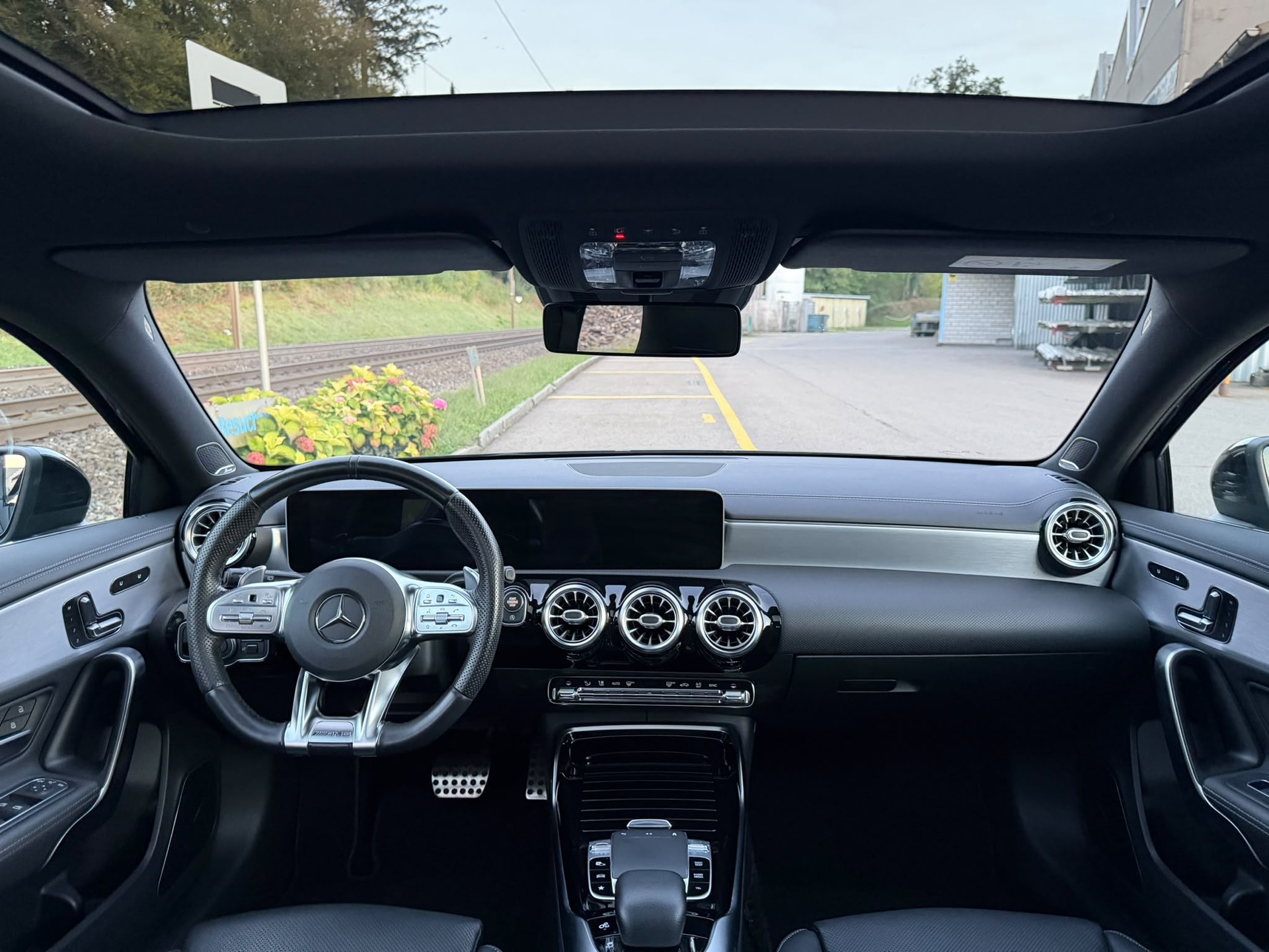MERCEDES-BENZ A 35 AMG 4Matic Speedshift-image-10